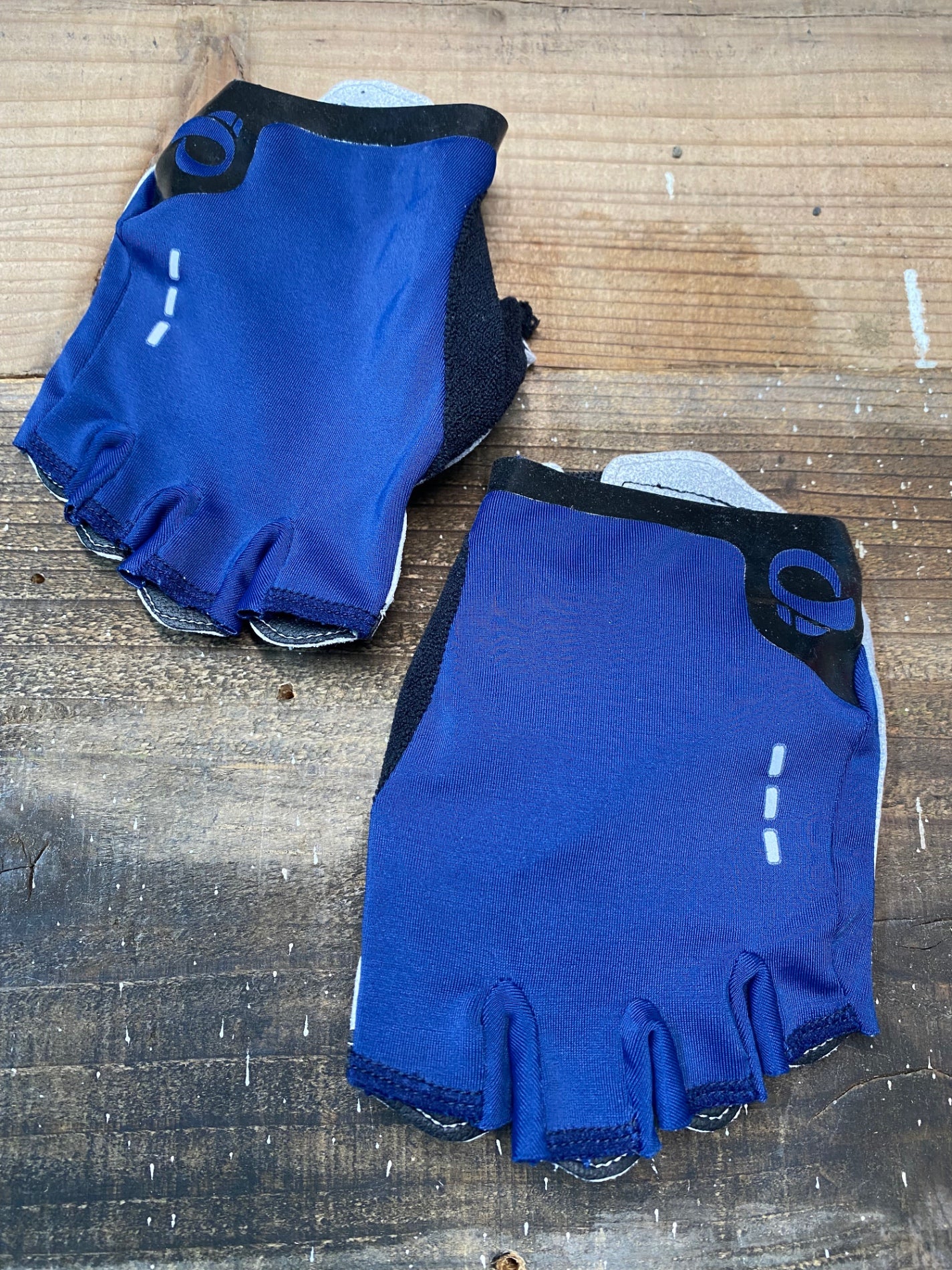 IP138 パールイズミ PEARL iZUMi 指切り グローブ 青 S