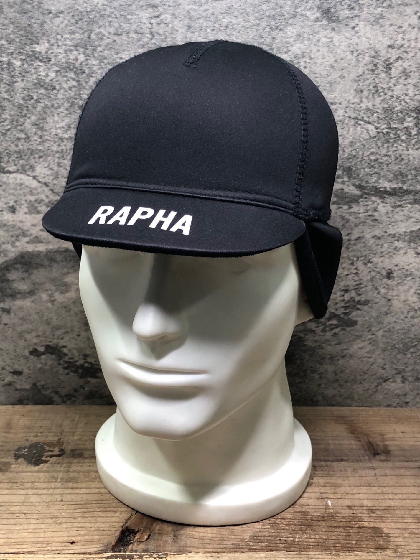 IS736 ラファ Rapha サイクルキャップ 黒 フリーサイズ 裏起毛