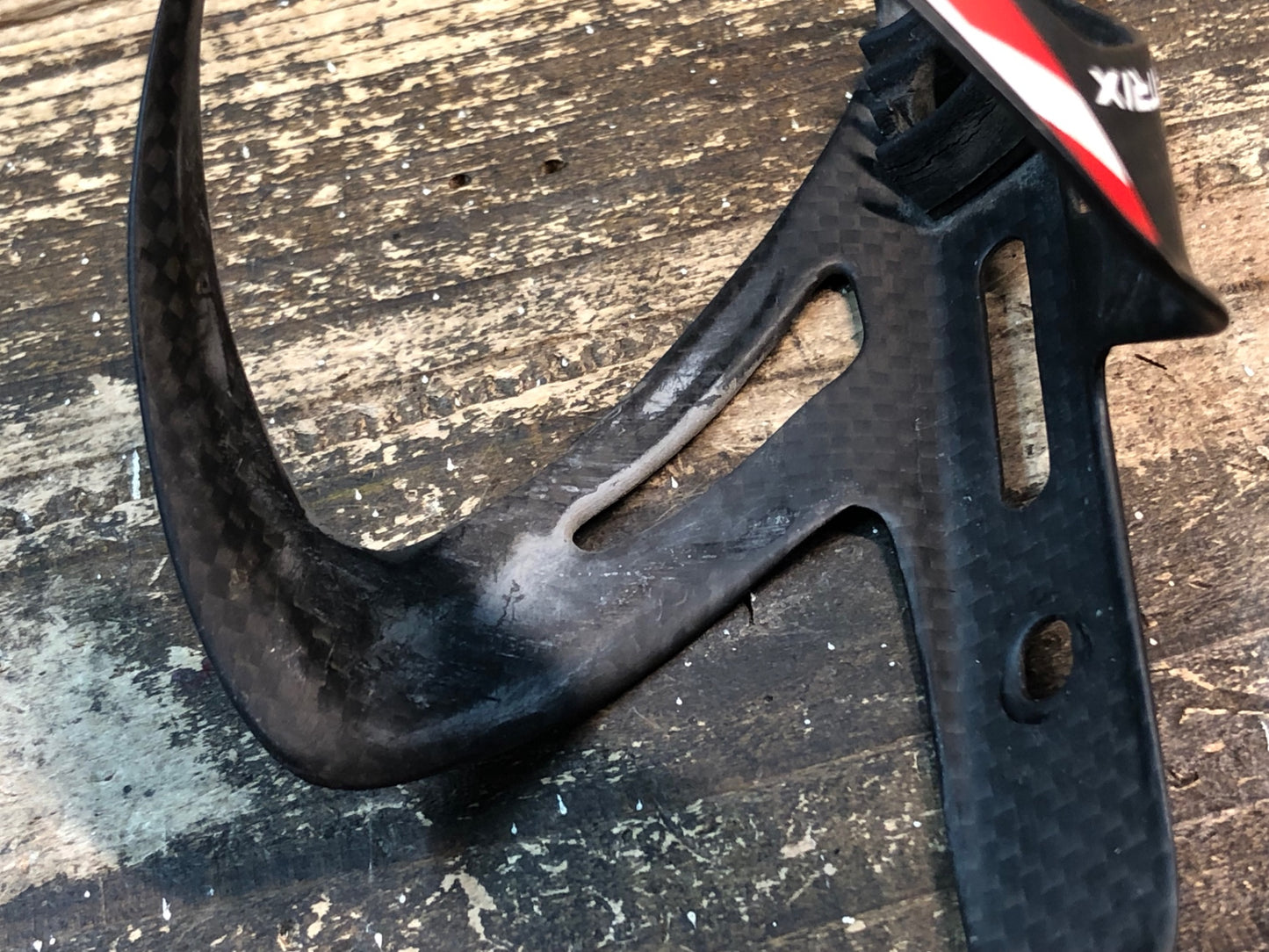 IS494 タイム TIME CARBON MATRIX カーボン ボトルケージ 赤黒 ※擦れあり