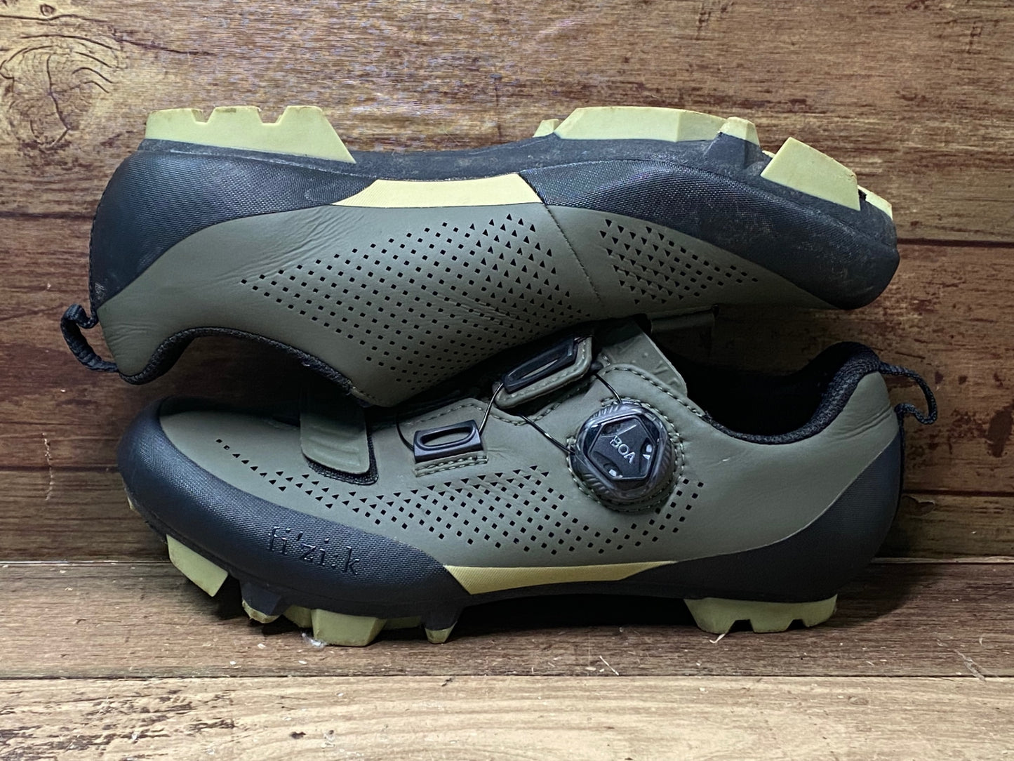 IK282 フィジーク fizik テラ TERRA X5 ビンディングシューズ SPD オリーブ EU38.5 BOA