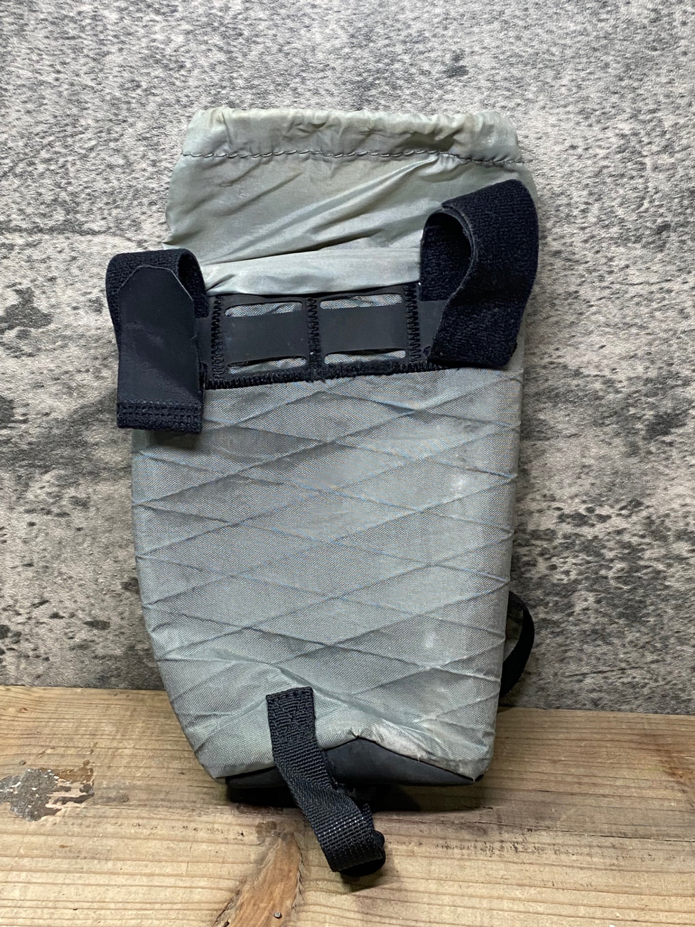 IO217 アピデュラ APIDURA ステムバッグ ゴム伸び ほつれ