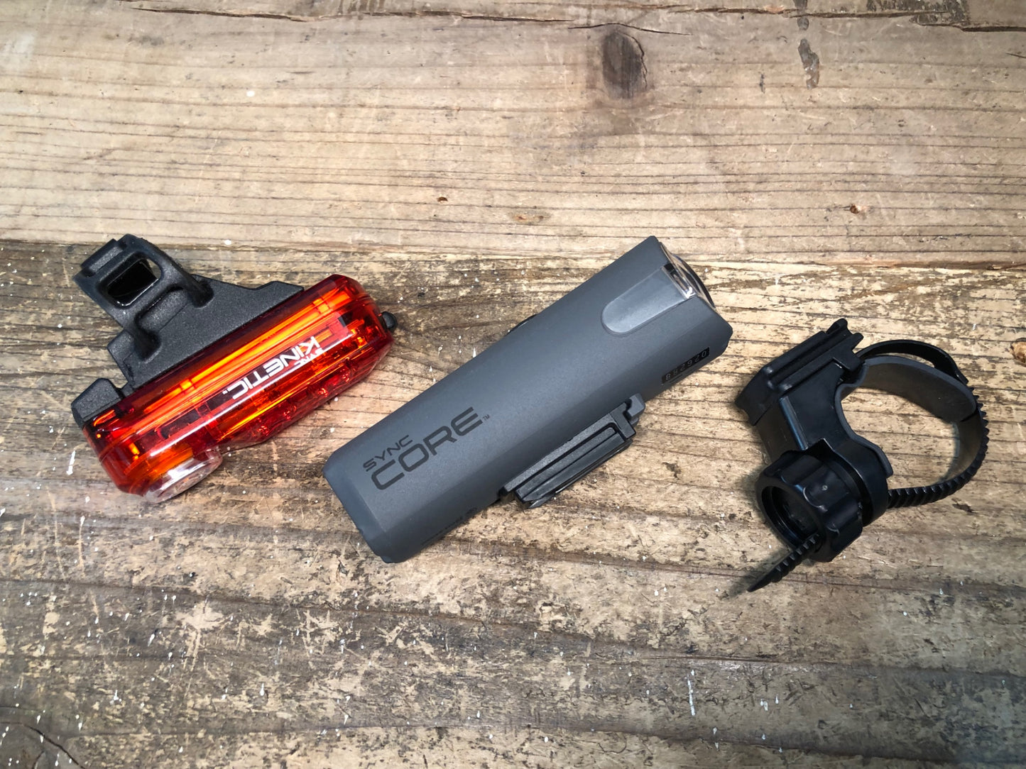 IY305 キャットアイ CATEYE SYNC CORE KINETIC ライト 前後セット (HL-NW100RC、TL-NW100K) ※点灯確認済