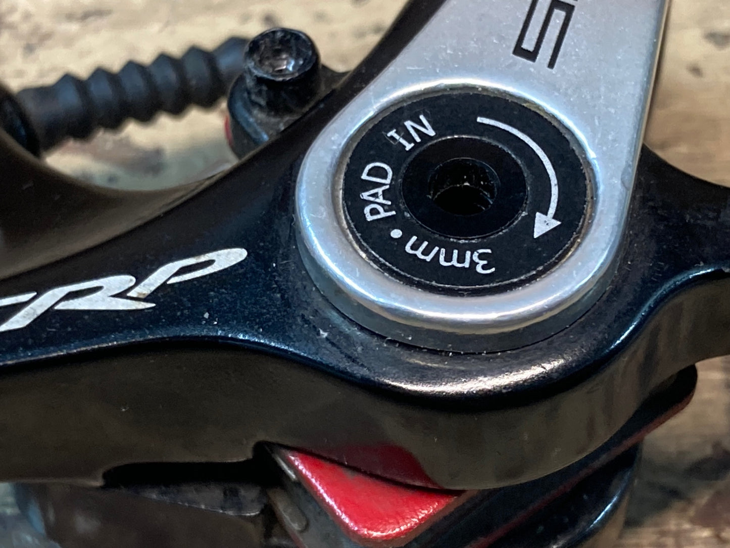 IM385 TRP SPYRE ディスク ブレーキキャリパー フラットマウント