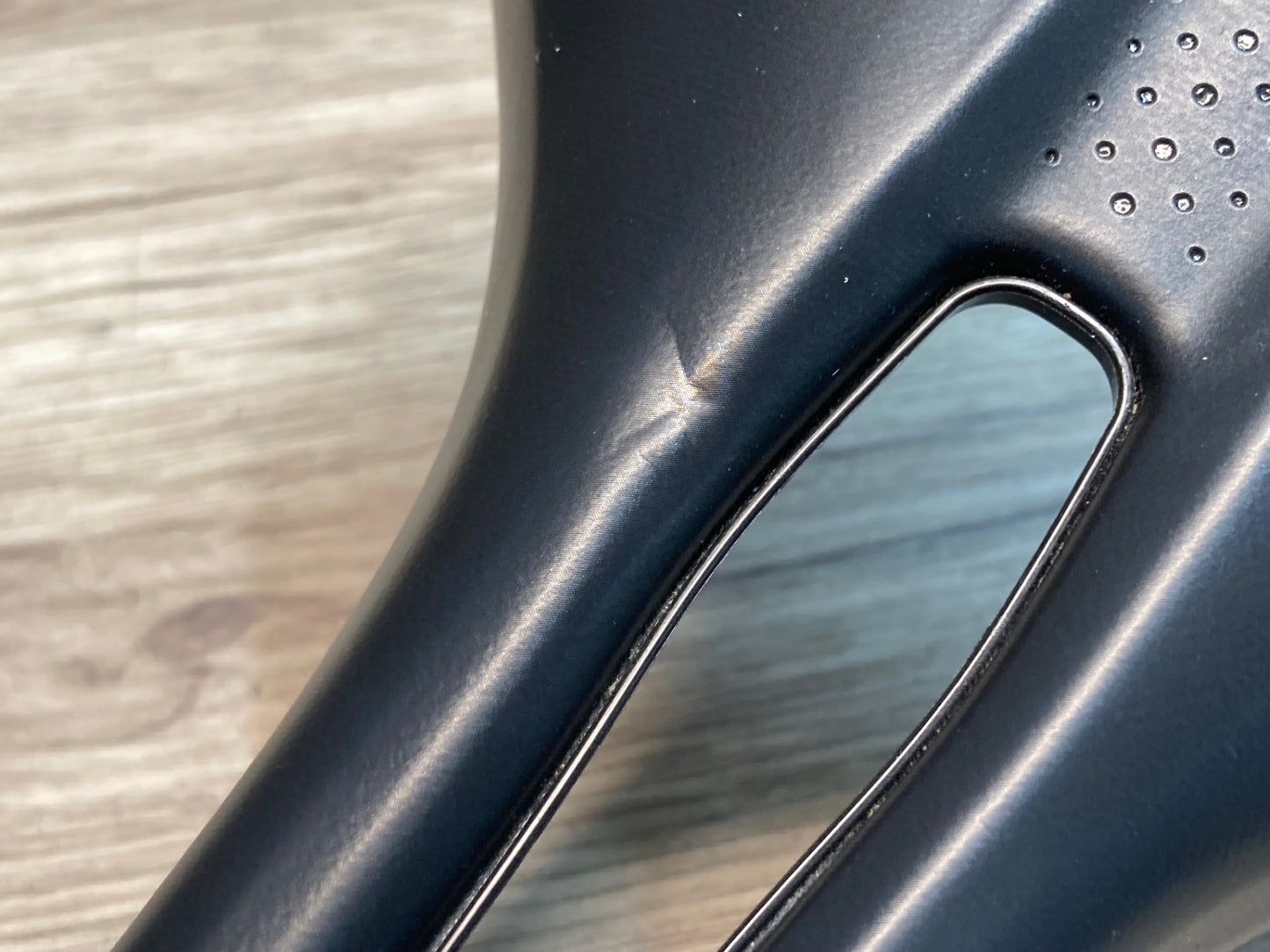 IX082 フィジーク fizik VENTO ANTARES R1 サドル 黒 カーボンレール