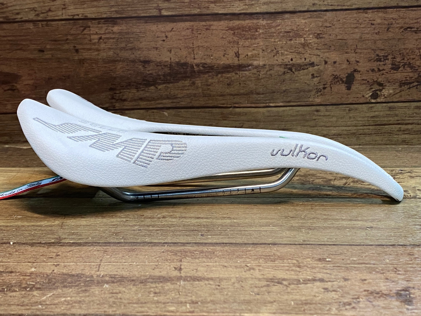 IH641 SELLE SMP VULKOR aisi 304 tube レール サドル 137mm 白