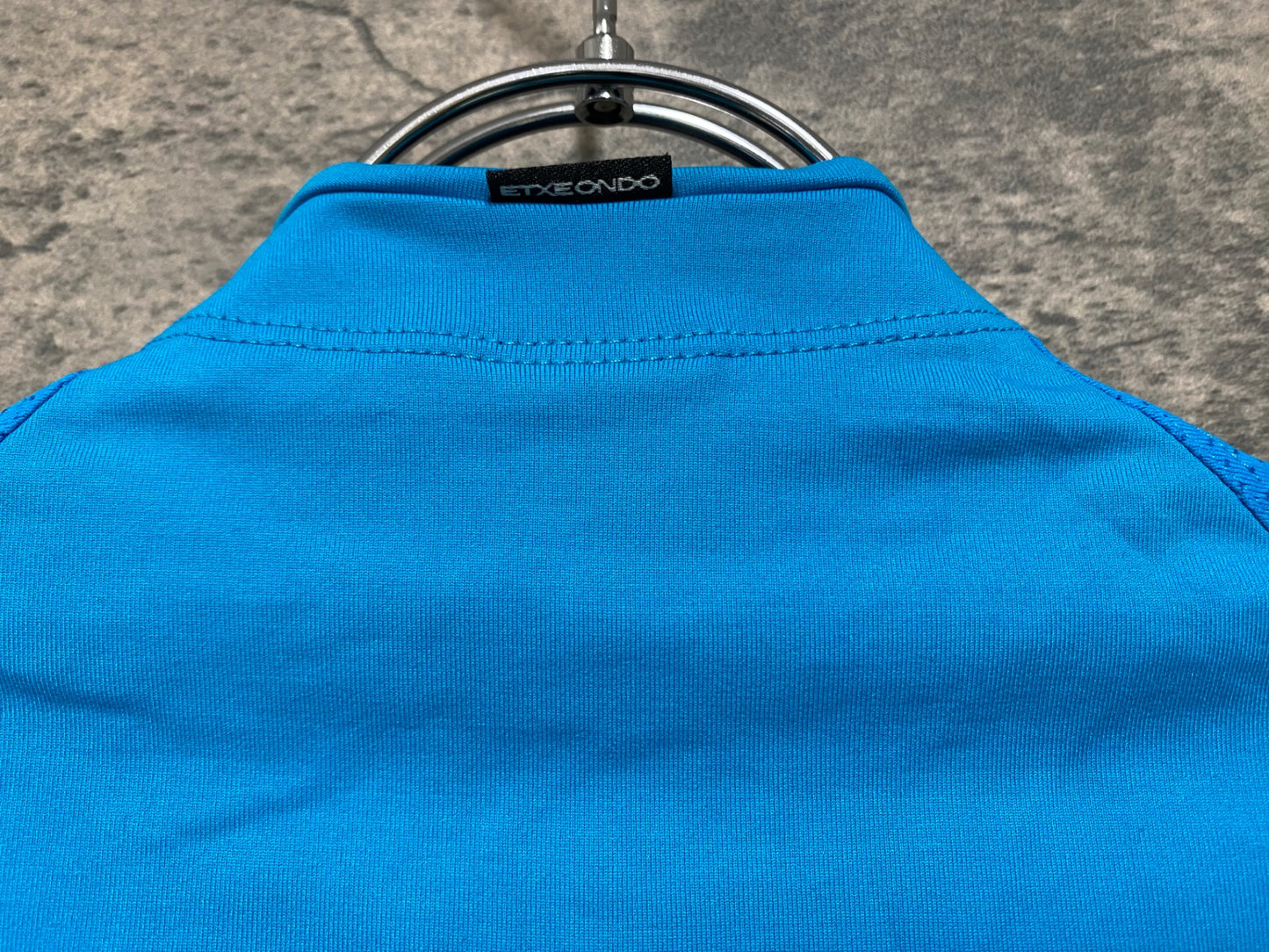 IW122 エチュオンド ETXEONDO 半袖 サイクルジャージ ハーフジップ 青 M