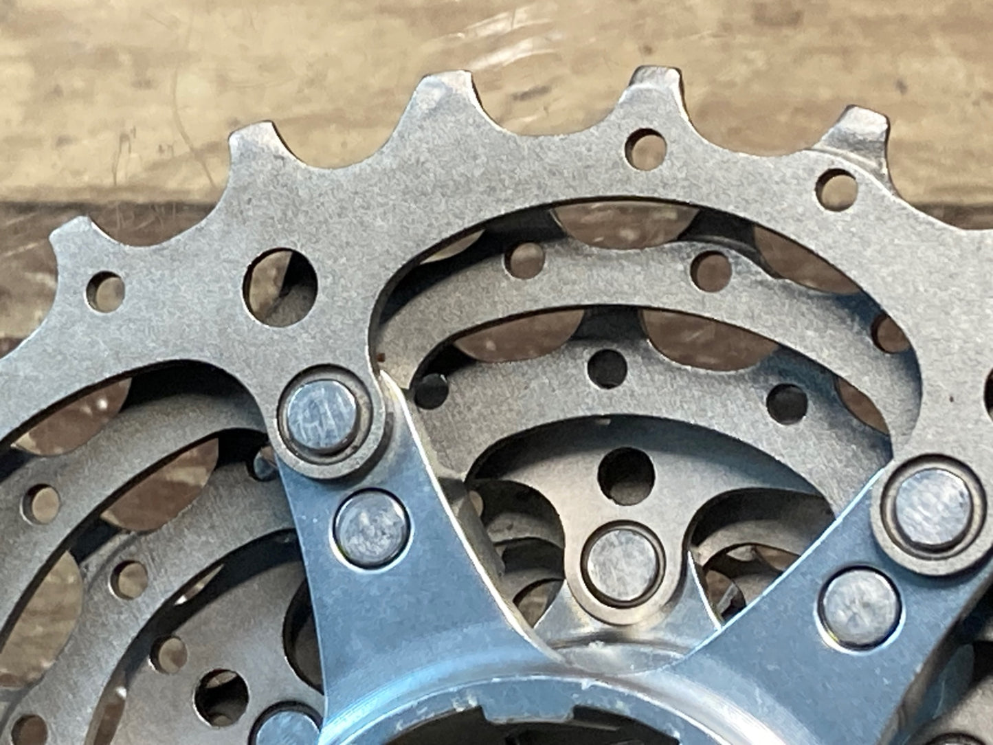 IJ530 シマノ SHIMANO デュラエース DURA-ACE CS-7700 スプロケット 9S 12-27T