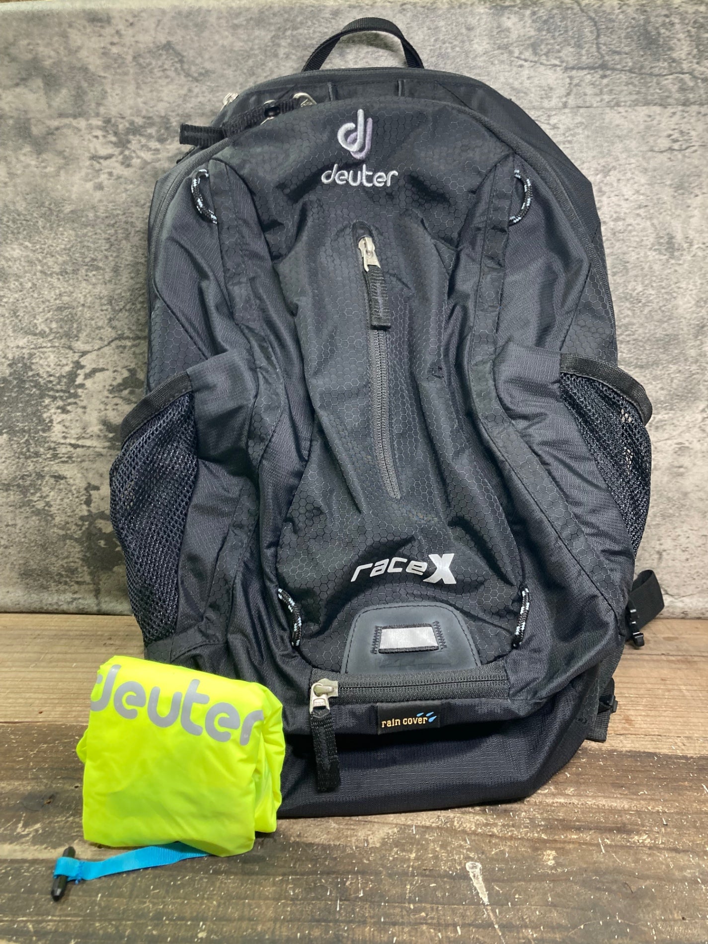 IU709 ドイター deuter レースX RACE X バックパック リュック 12L 黒 ほこり汚れ