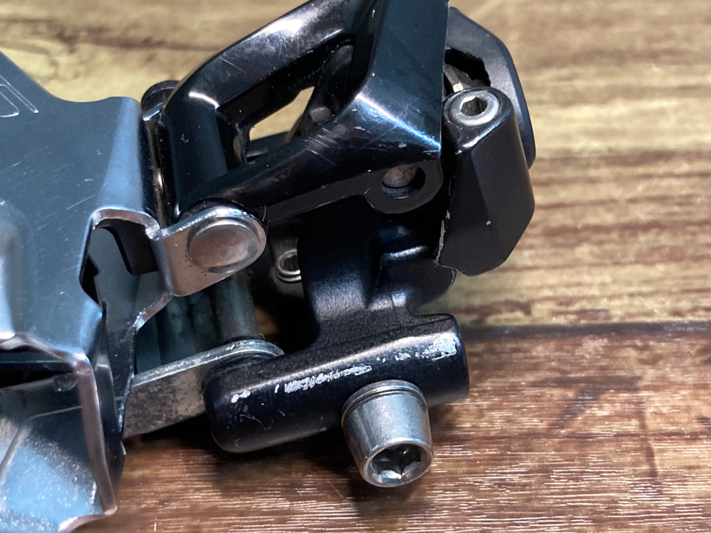 IX586 シマノ SHIMANO 105 FD-5801 フロントディレイラー 直付 ※取付座金欠品