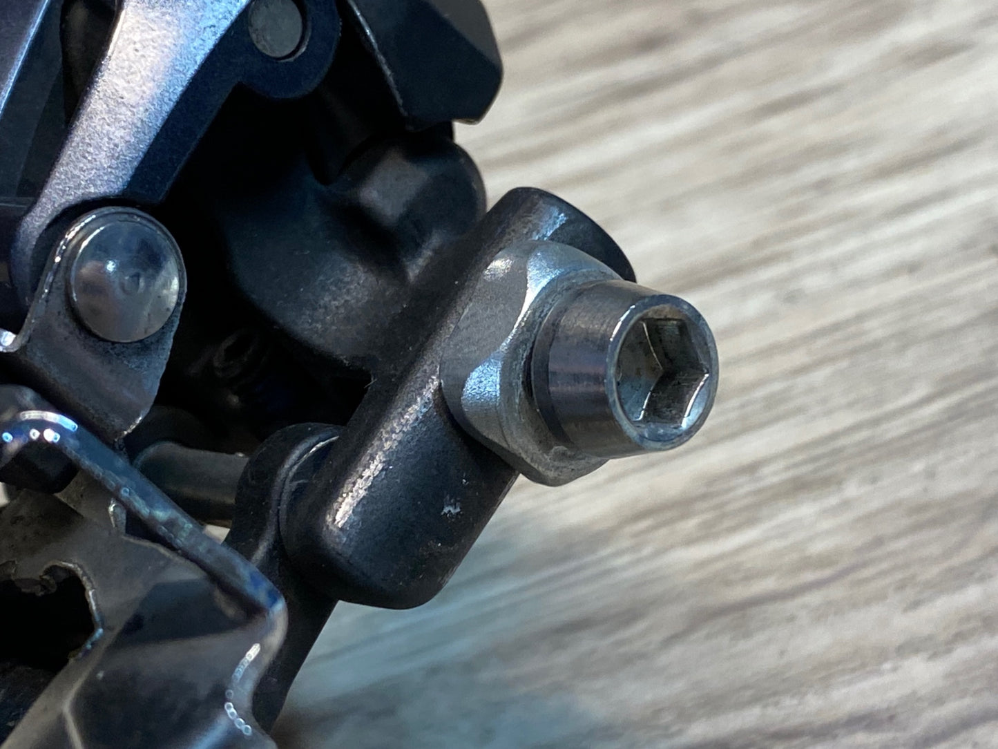 IT907 シマノ SHIMANO アルテグラ ULTEGRA FD-R8000 直付 フロントディレイラー 2S ※ケーブルガイドキャップ欠品