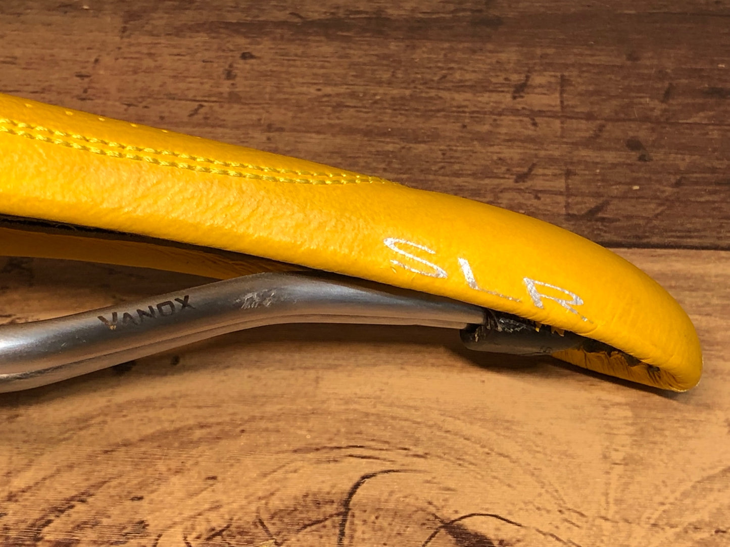 IJ070 セライタリア selle italia SLR GEL FLOW サドル VANOXレール 黄色