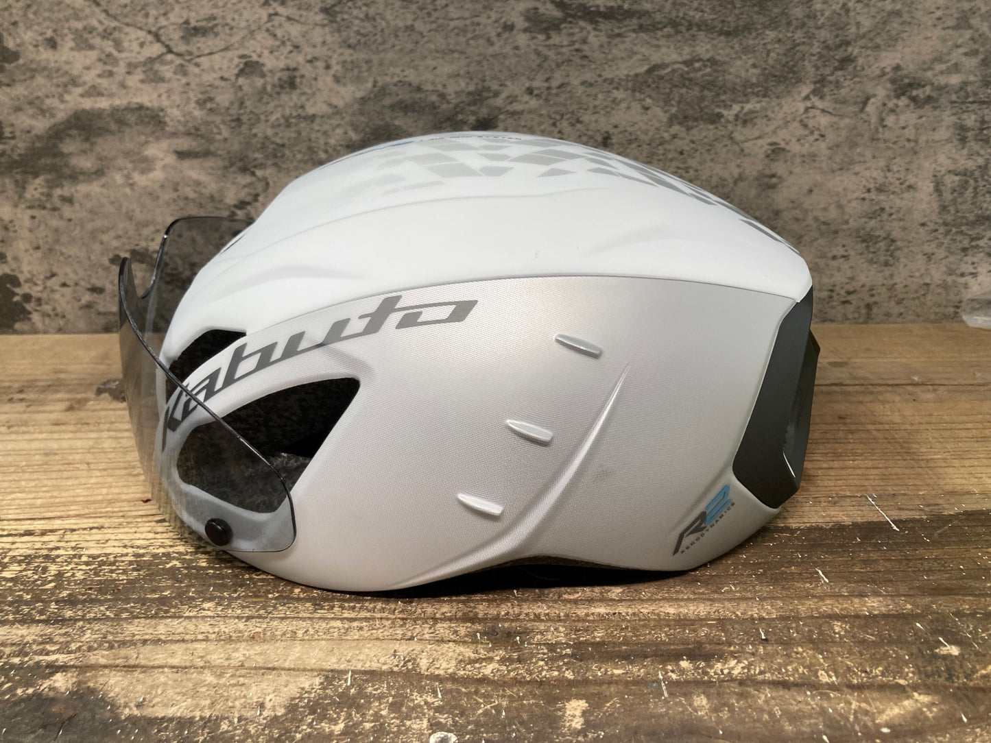 IY380 オージーケーカブト OGK kabuto AERO-R2 ヘルメット 白 R05/11製造 L/XL 美品