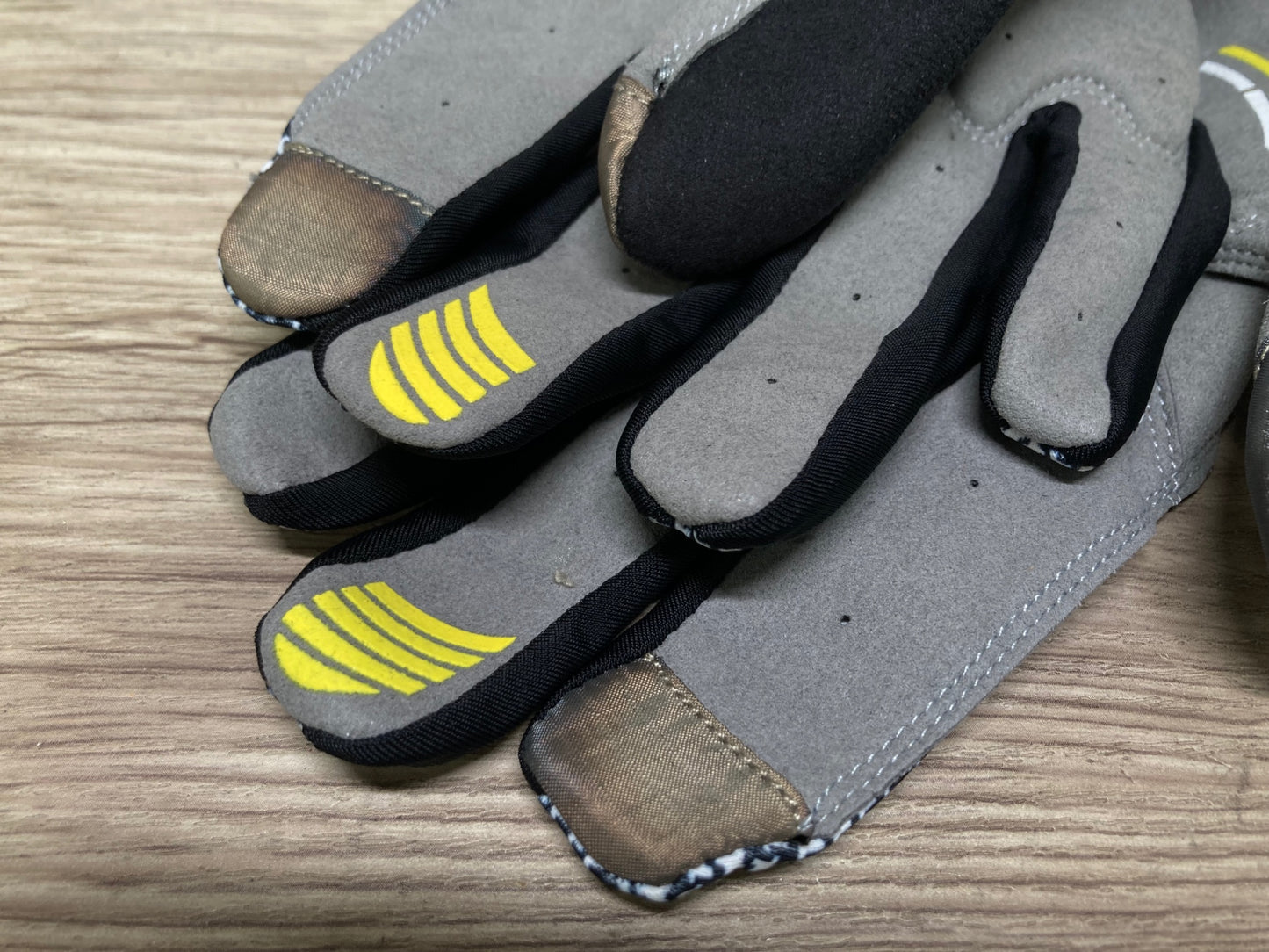 JB488 カペルミュール KAPELMUUR 長指 グローブ 白黒 千鳥柄 L 未使用