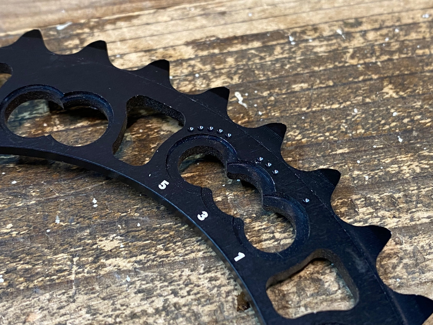 IS404 ローター ROTOR QRINGS チェーンリング インナー 黒 36T BCD113 11S 楕円