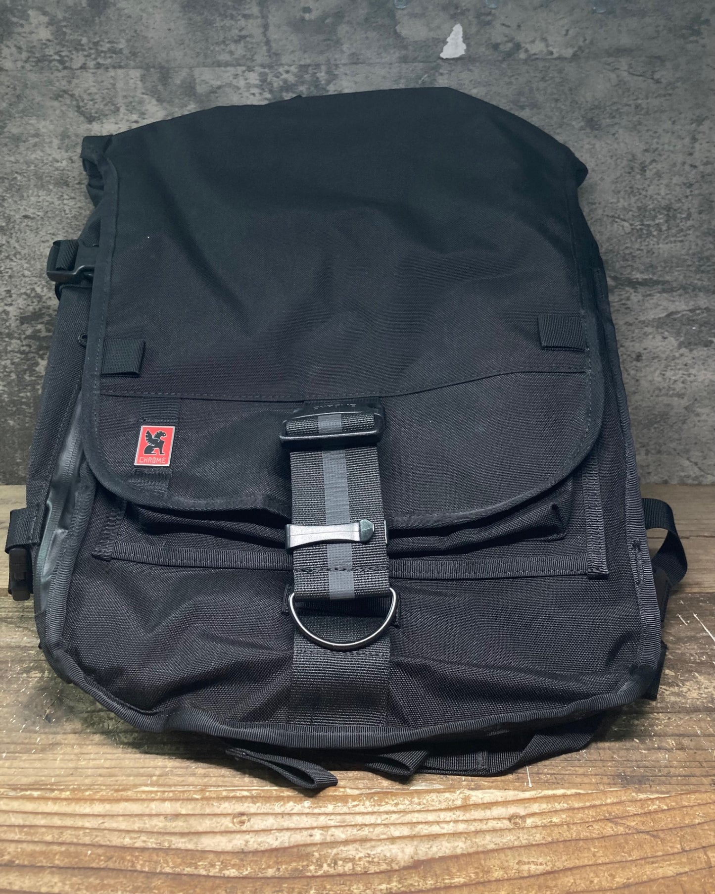 IU084 クローム CHROME WARSAW MEDIUM BACKPACK リュック バックパック 黒