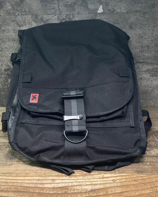 IU084 クローム CHROME WARSAW MEDIUM BACKPACK リュック バックパック 黒