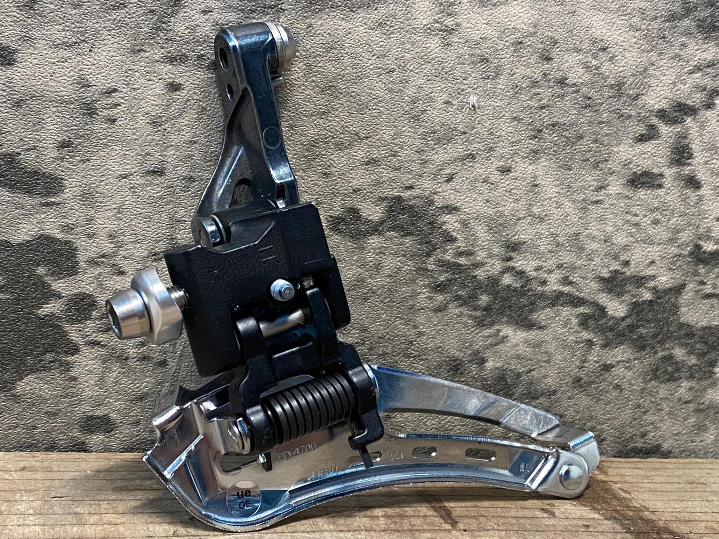 JD604 シマノ SHIMANO ティアグラ Tiagra FD-4700 フロントディレイラー 直付 ※プレート欠品