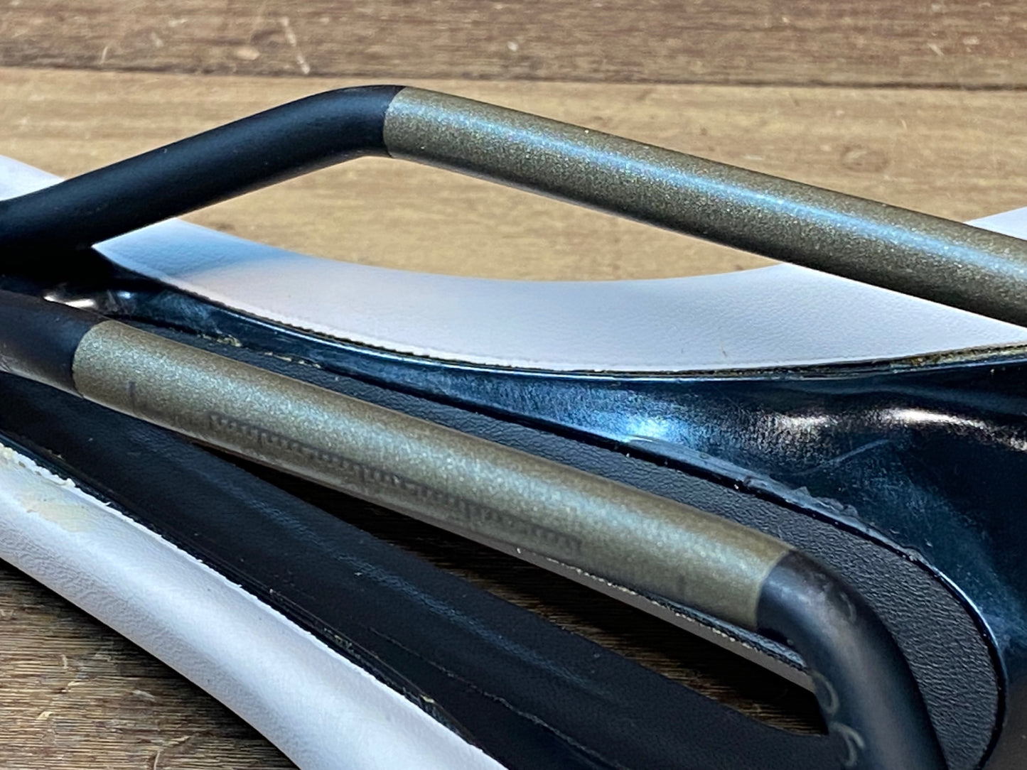 IM817 プロロゴ prologo カッパ kappa evo pas サドル 白 Pro T2.0レール