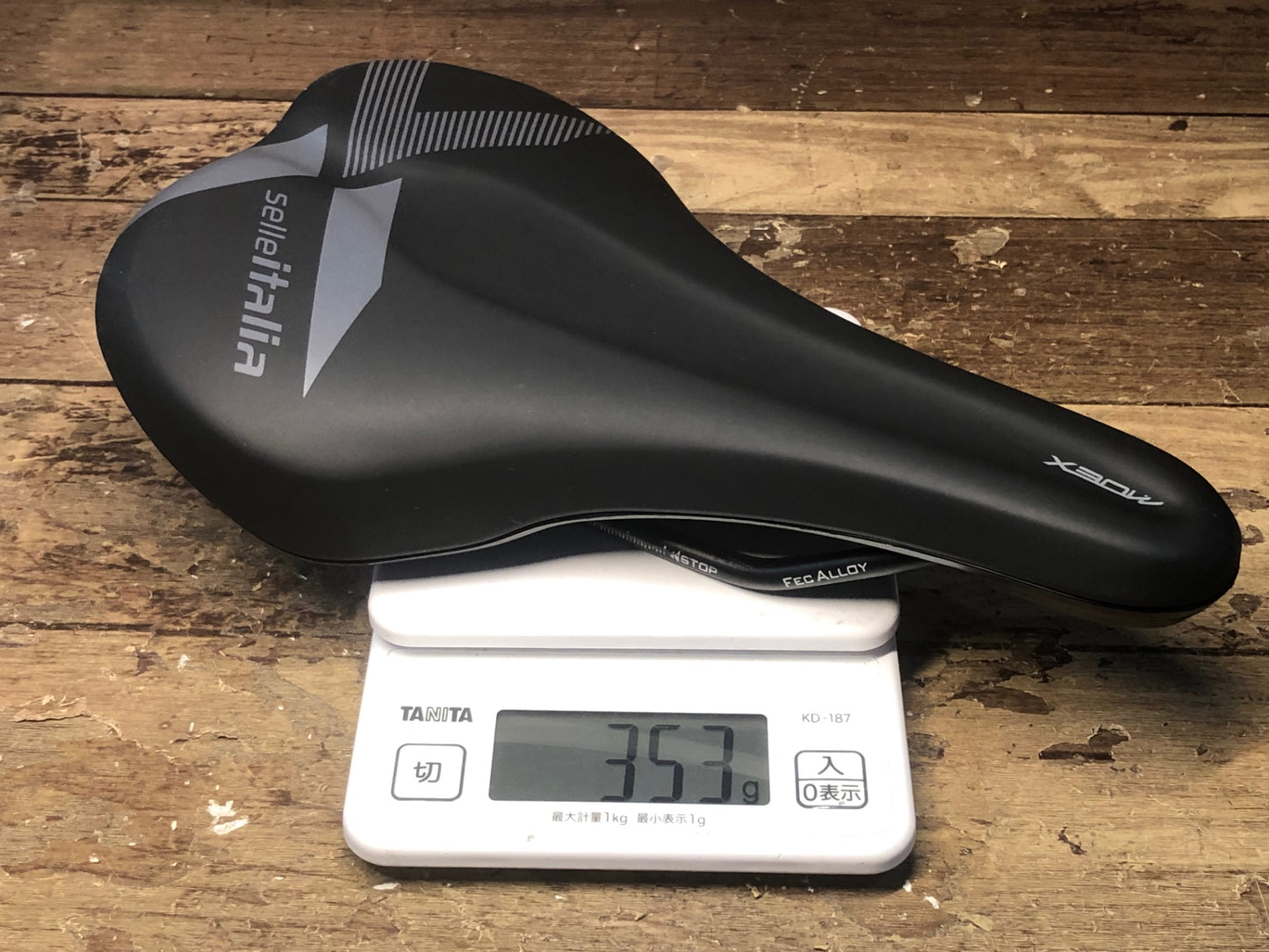 IE016 セライタリア selle italia X-BOW サドル 黒 FEC ALOOY レール L1