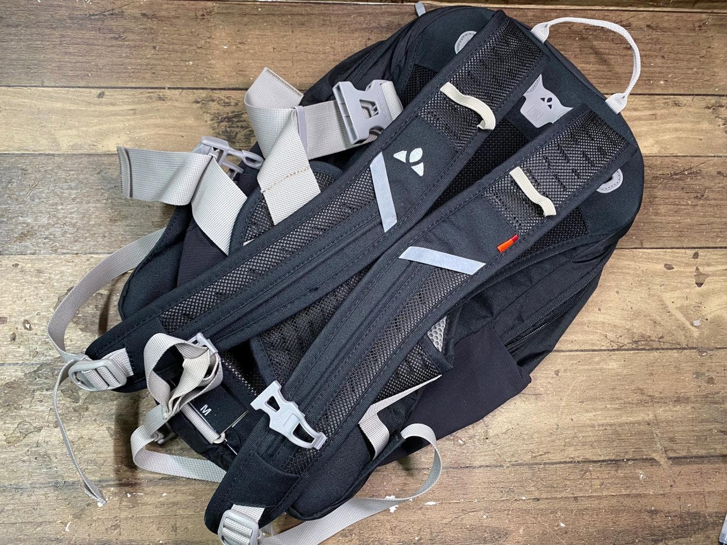 IH760 ファイデ VAUDE CLUSTER 10+3 黒 バックパック リュック