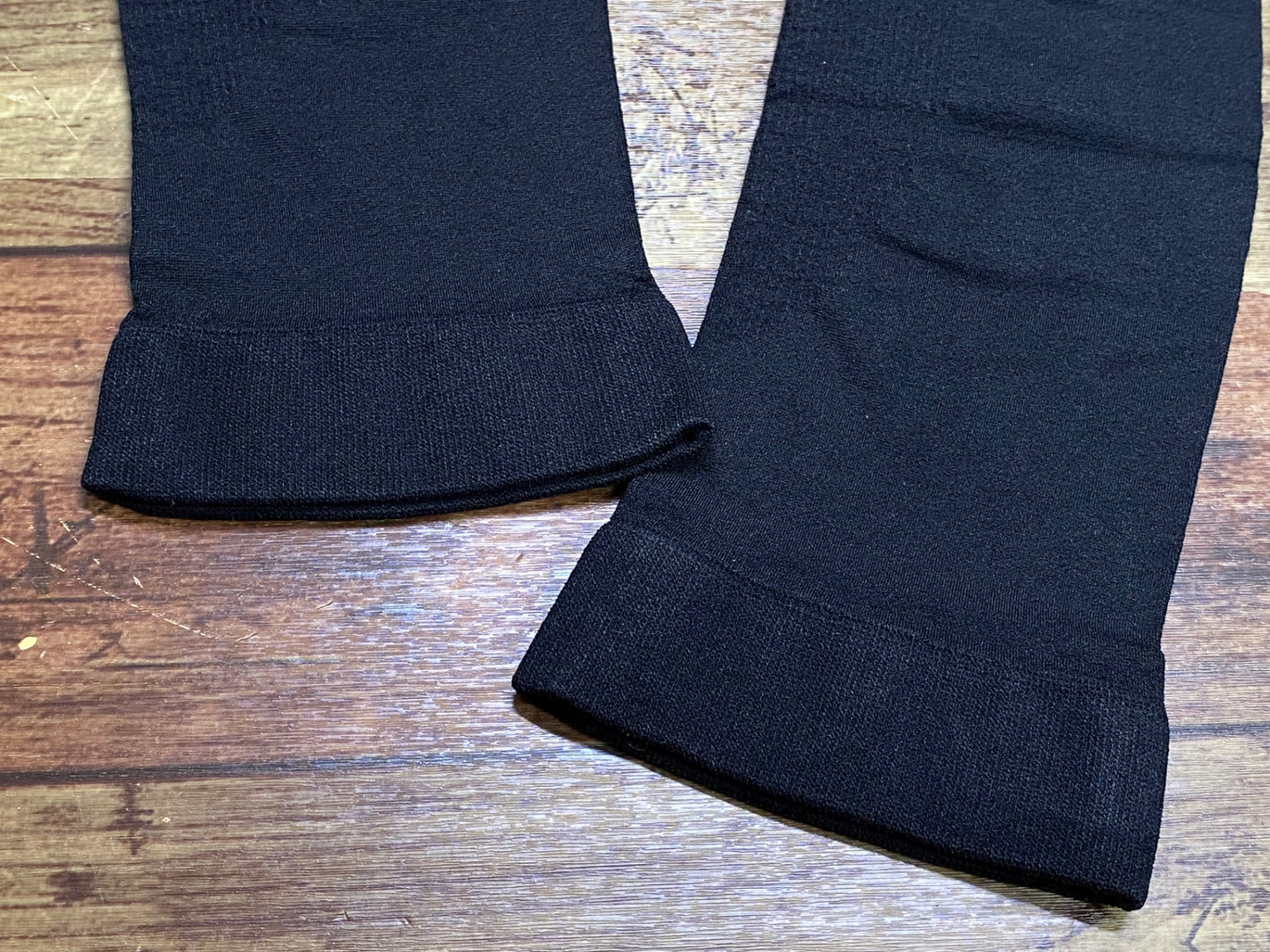 IV880 ジャイアント GIANT SEAMLESS ARM COOLER アームカバー 黒 S/M