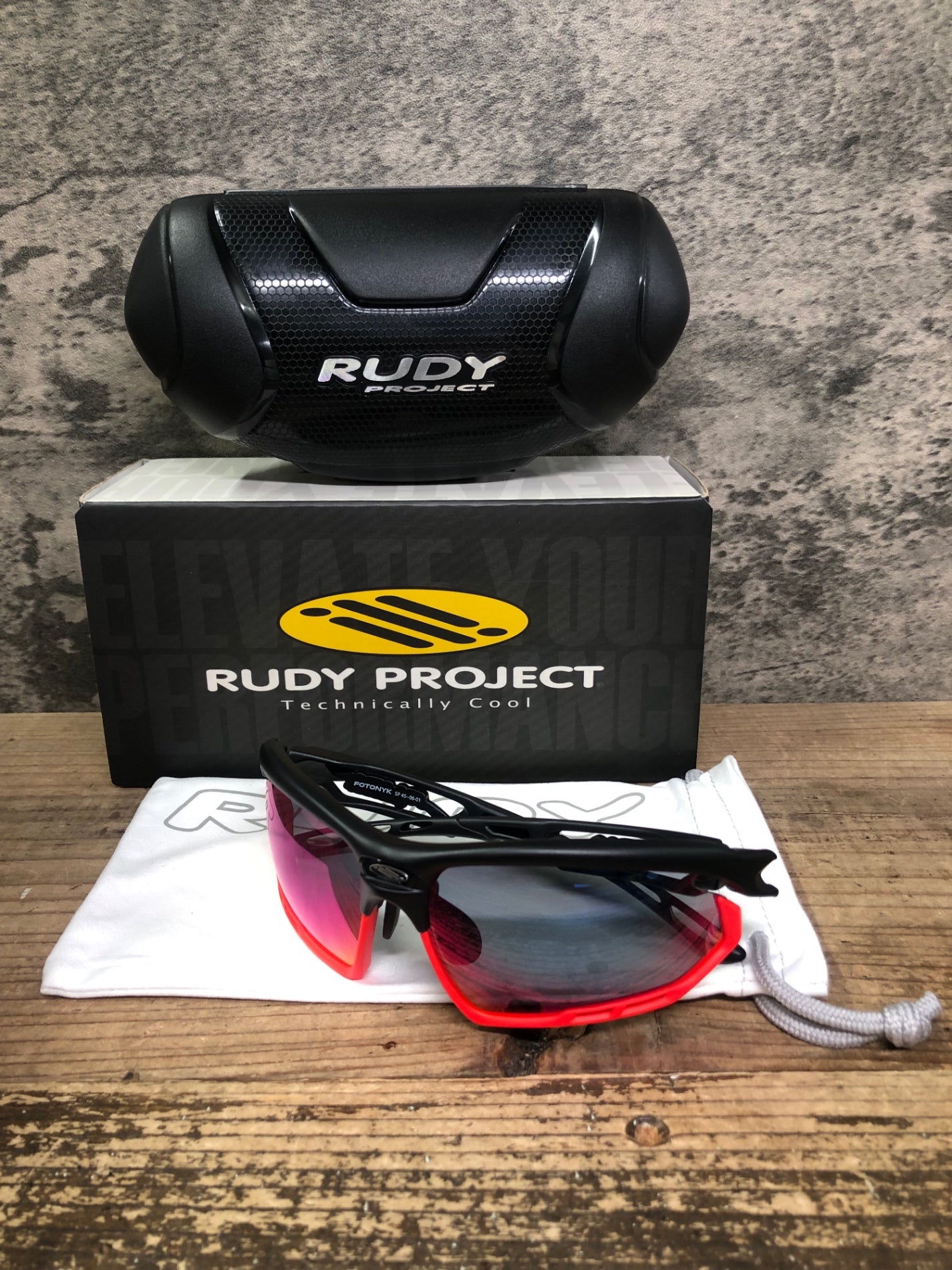 IZ569 ルディプロジェクト RUDY PROJECT FOTONYK アイウェア サングラス 黒赤