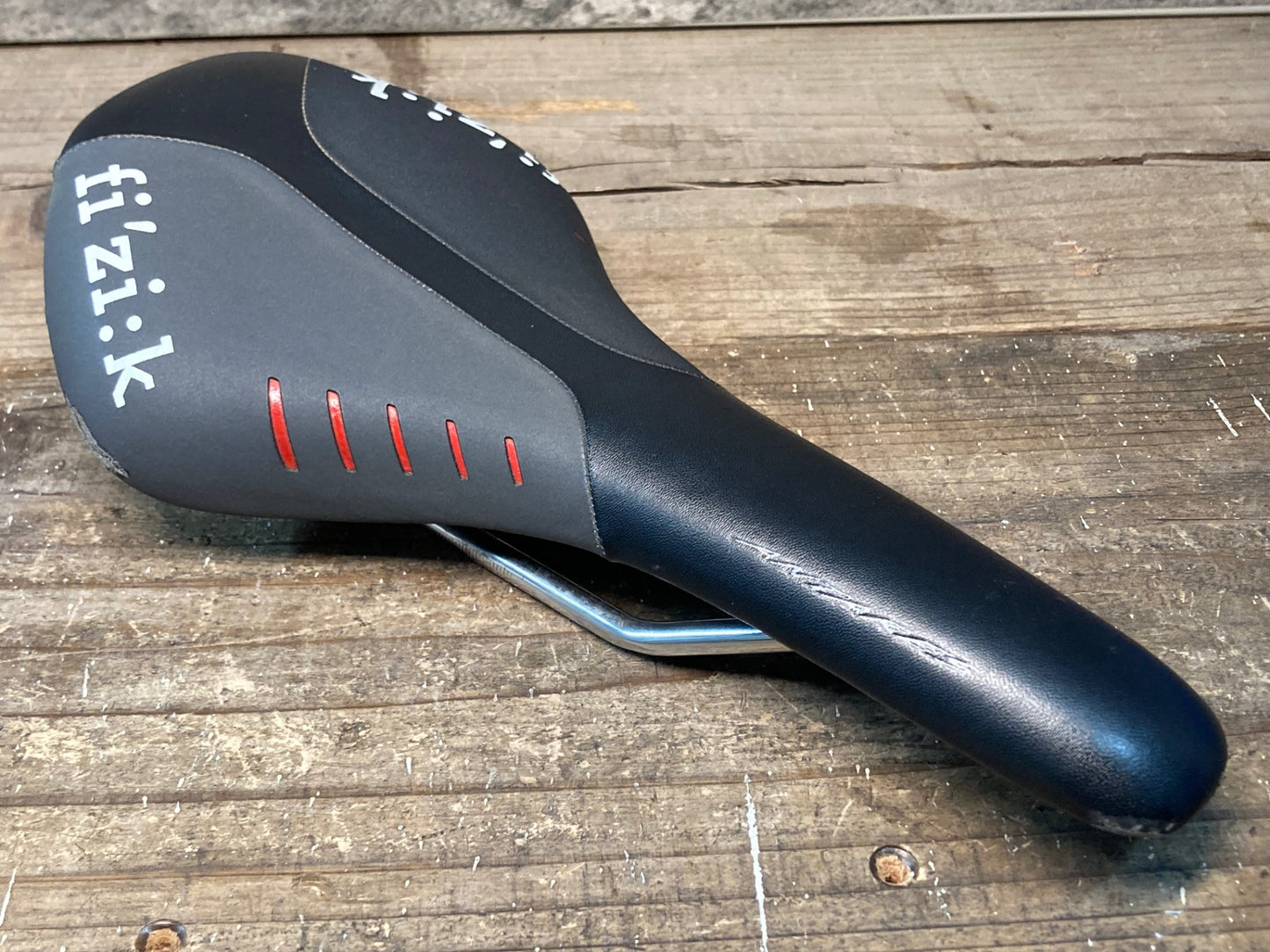 IM994 フィジーク fizik アンタレス ANTARES R3 サドル 黒 座面たわみ