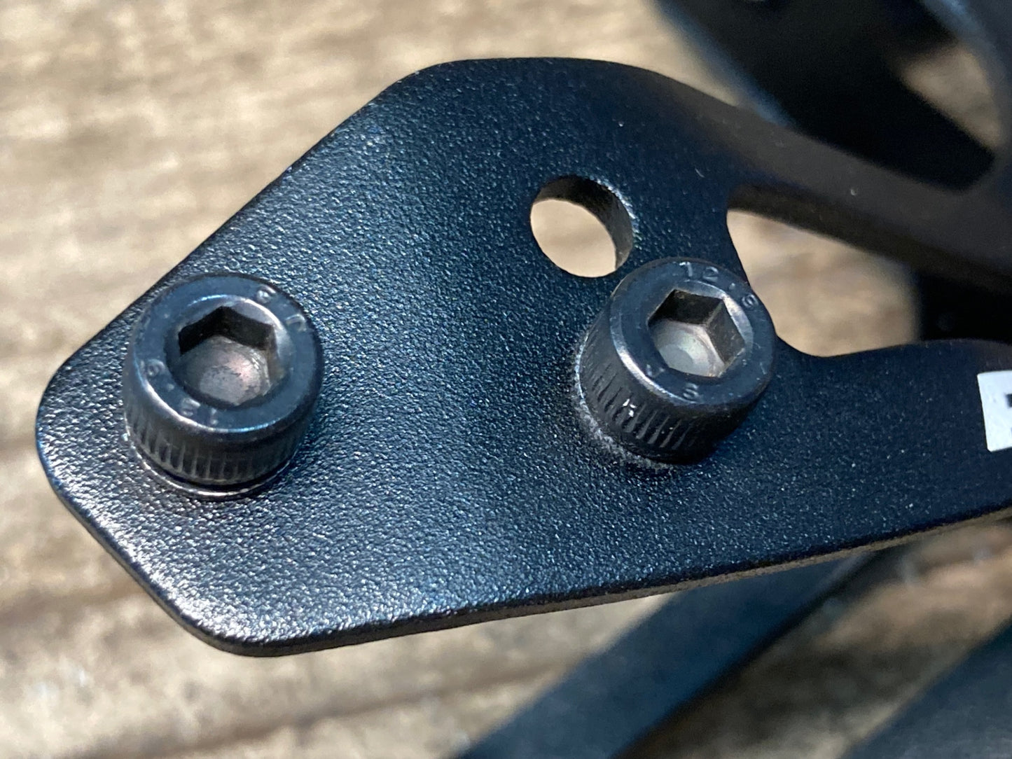 IV269 プロファイルデザイン PROFILE DESIGN RM-L BOTTEL CAGE 台座のみ