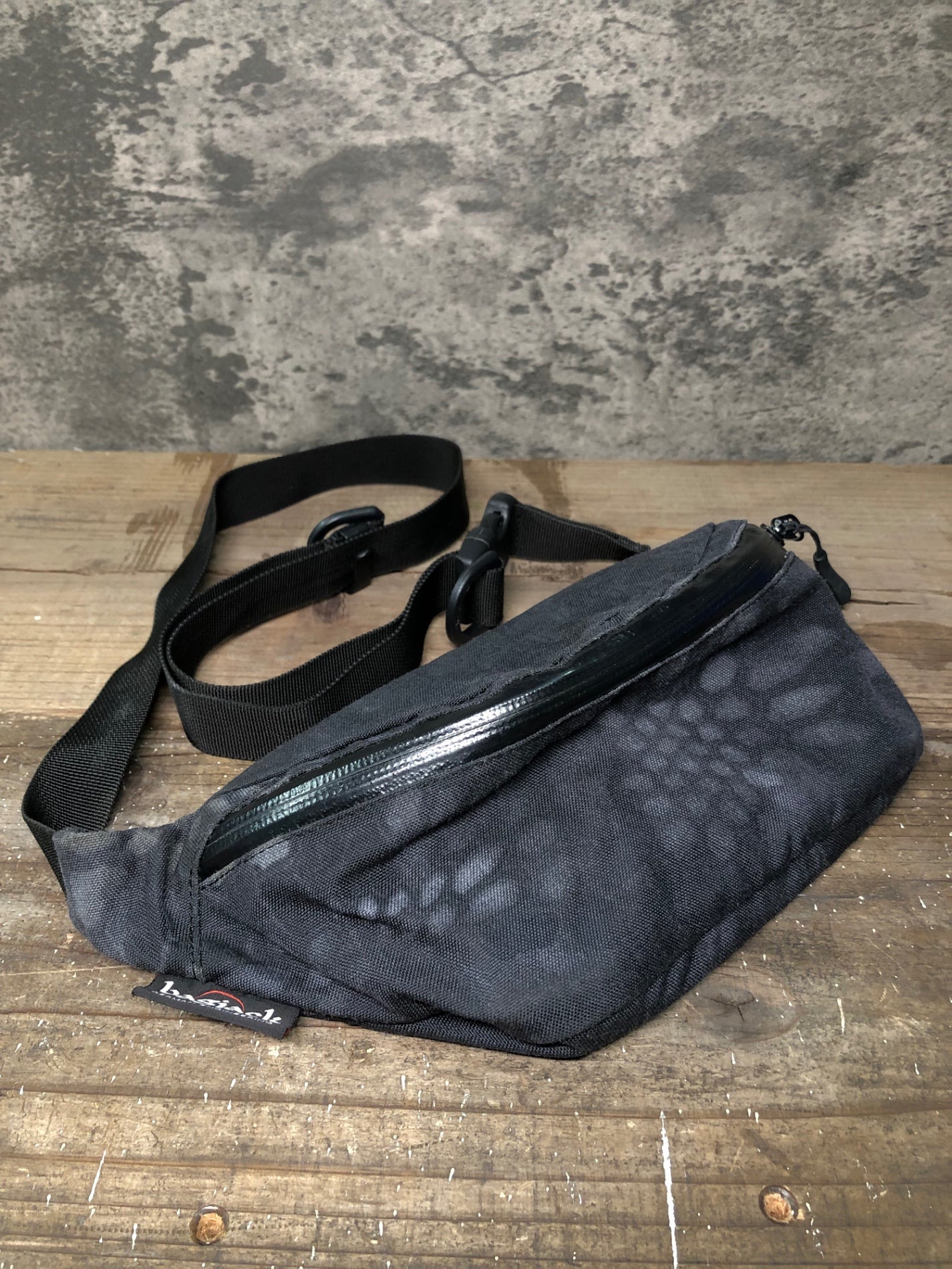 IO803 bagjack ウェストポーチ ボディバッグ 黒