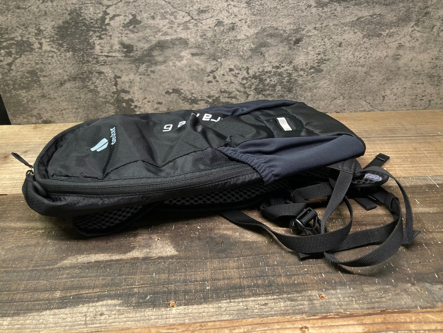 IP034 deuter ドイター Ultra ride 6 バックパック
