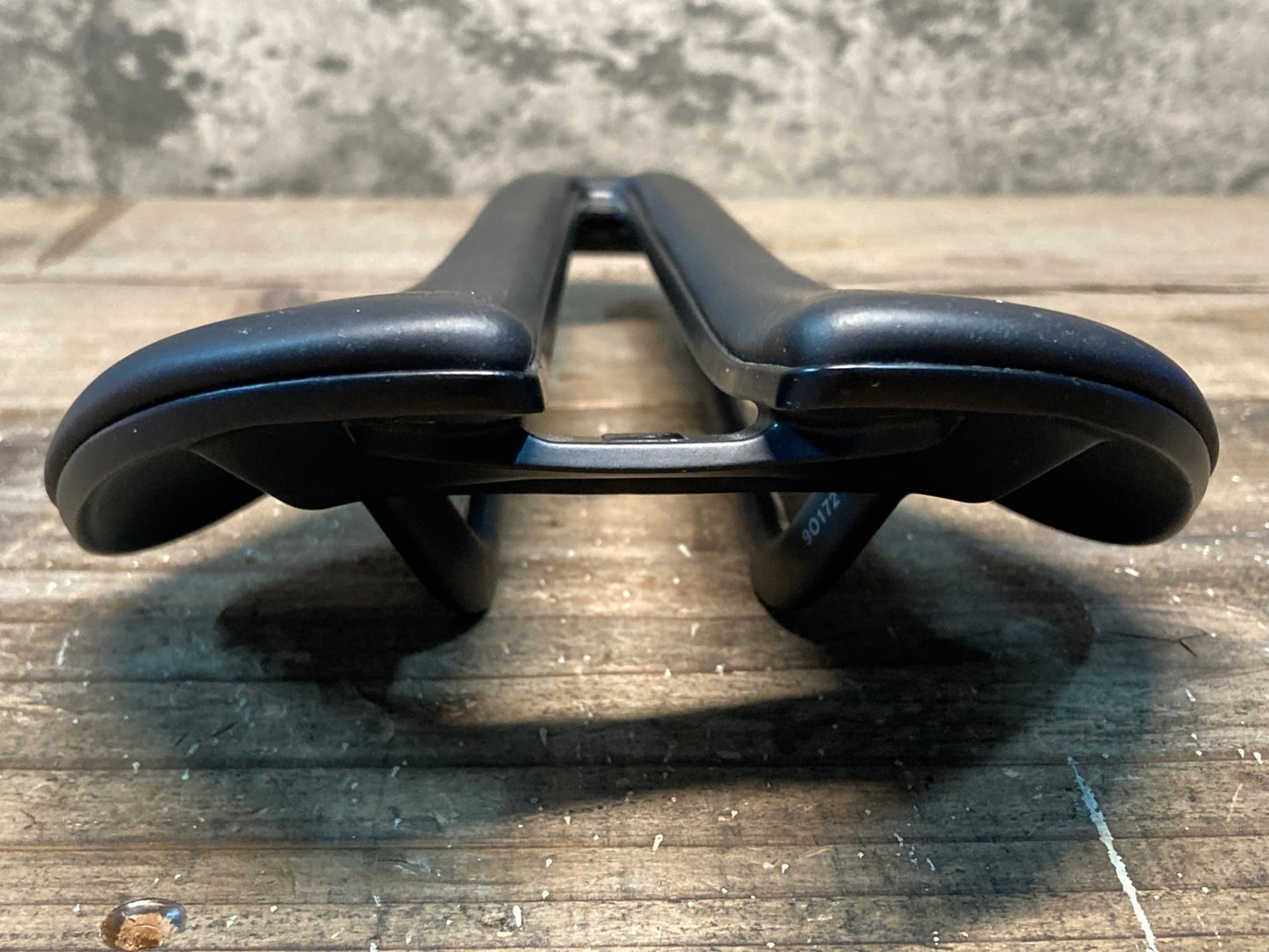 IQ596 ボントレガー BONTRAGER アイオロス AEOLUS PRO サドル 黒 145mm カーボン