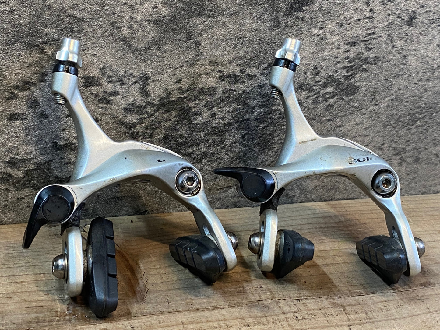 IU318 シマノ SHIMANO ソラ SORA BR-3400 ブレーキキャリパー 前後セット