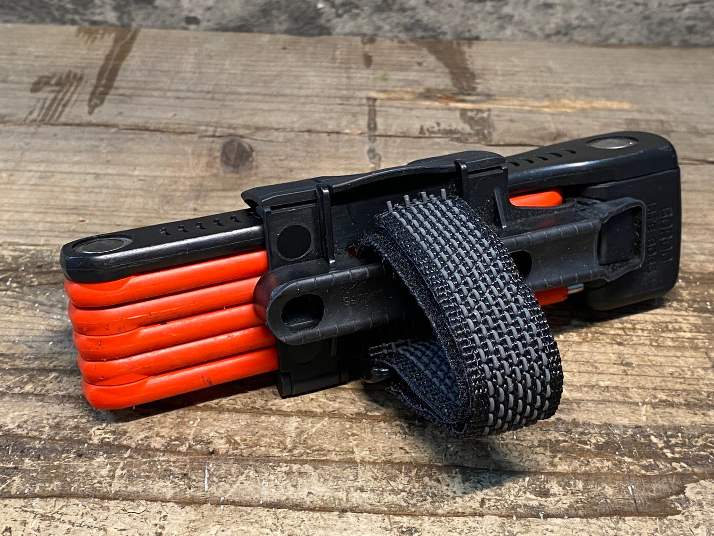 IY001 アブス ABUS BORDO LITE 6055 鍵 サイクルロック 赤