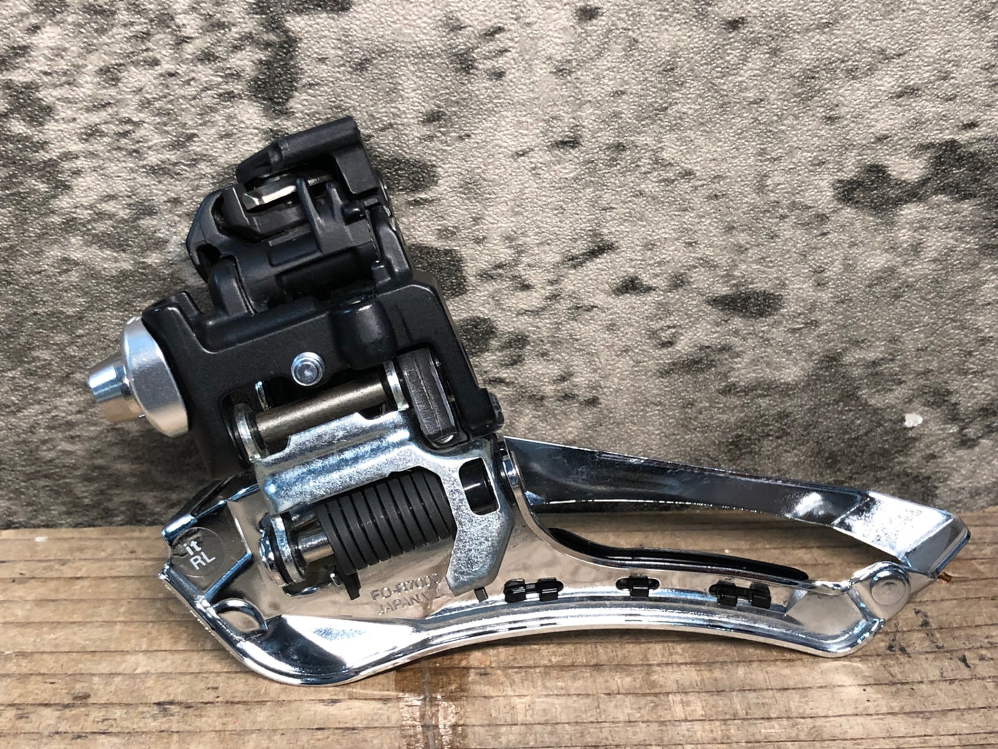 IY914 シマノ SHIMANO 105 FD-R7000 フロントディレイラー 直付