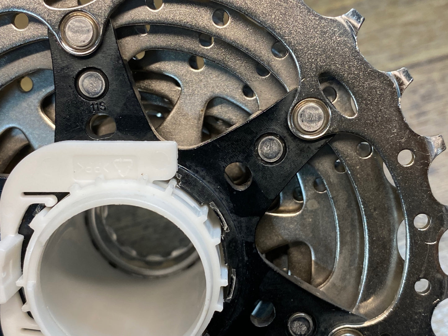 IV224 シマノ SHIMANO 105 CS-R7000 11-28 11S スプロケット