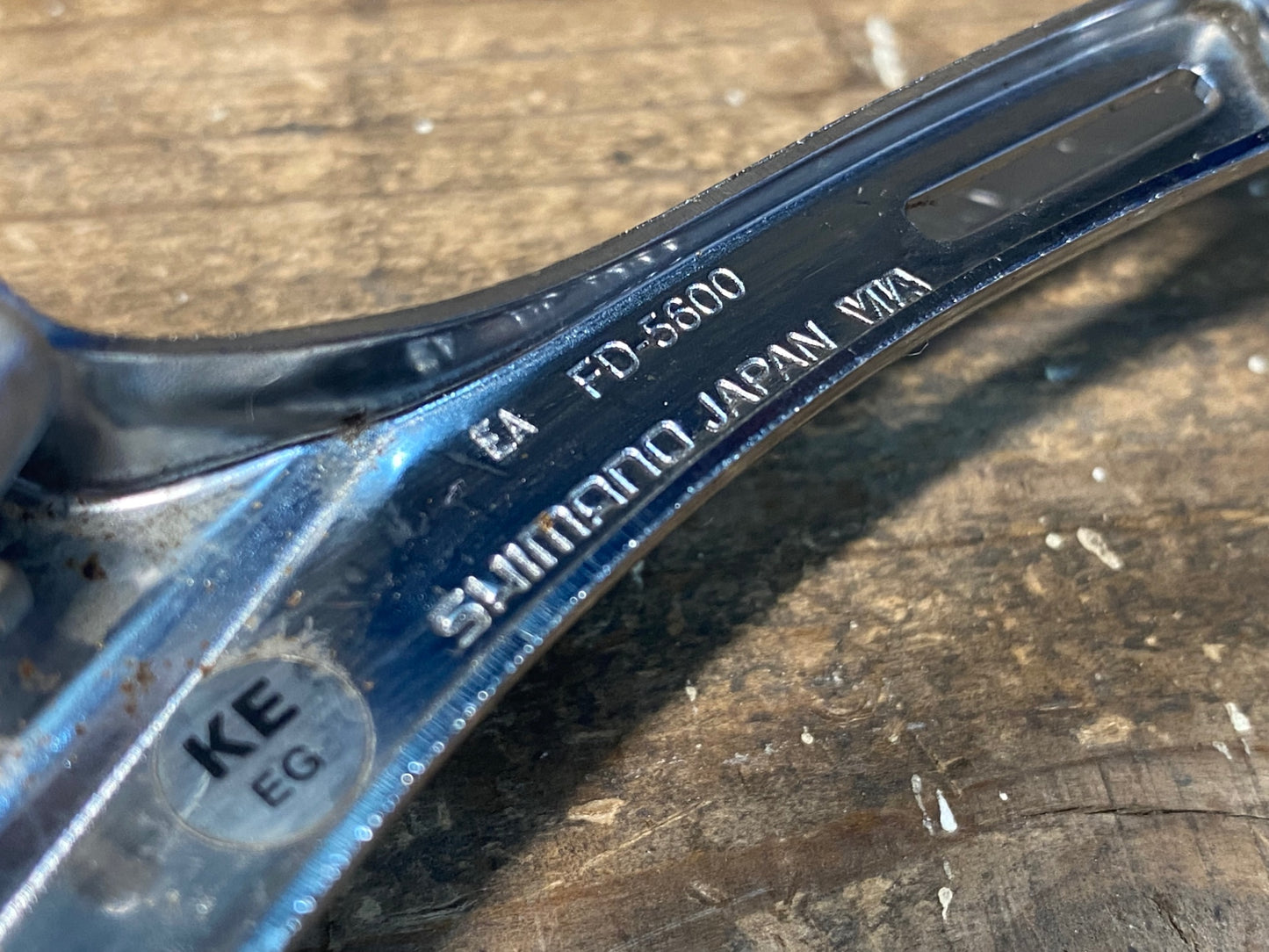 IN715 シマノ SHIMANO 105 FD-5600 フロントディレイラー 直付け