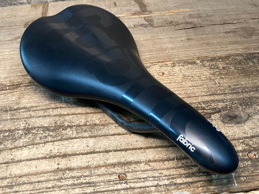 IZ277 ファブリック fabric SCOOP PRO TEAM SHALLOW サドル 黒 140mm カーボンレール