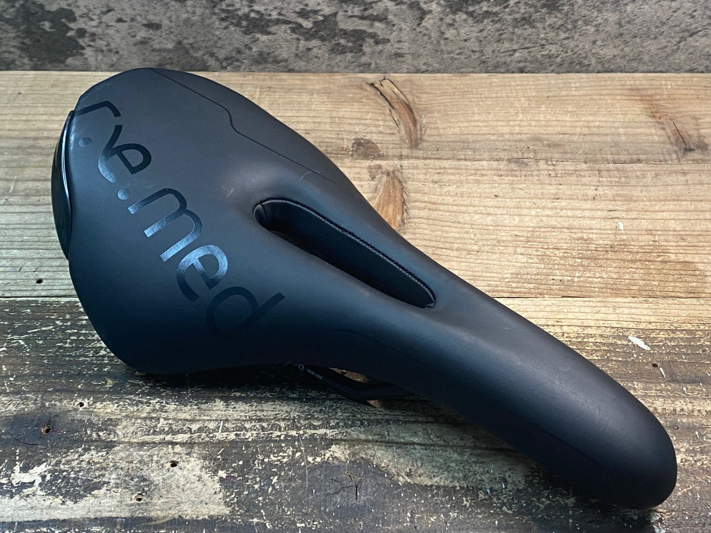 IO030 セラロイヤル selle royal r.e.med サドル クロモリレール 143mm