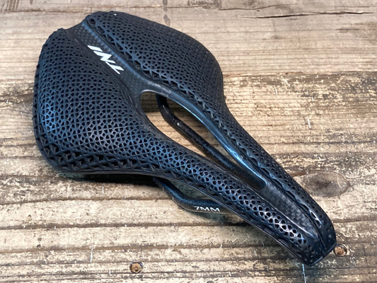IZ279 TNi 3D printing Ⅱサドル 黒 カーボンレール 150mm ※座面破れあり