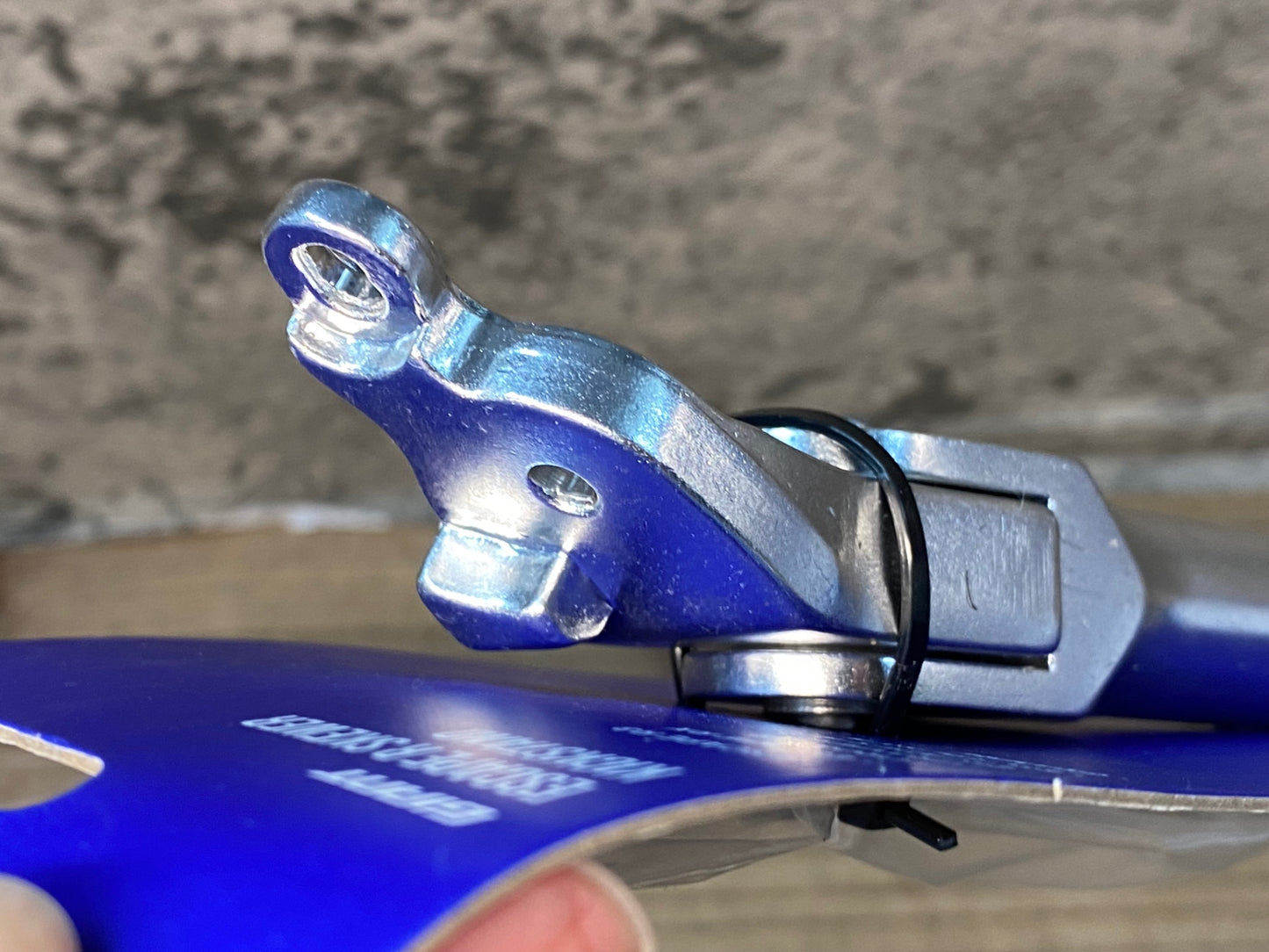 IV988 ジャイアント GIANT ESCAPE R SKEWER KICK STAND スタンド