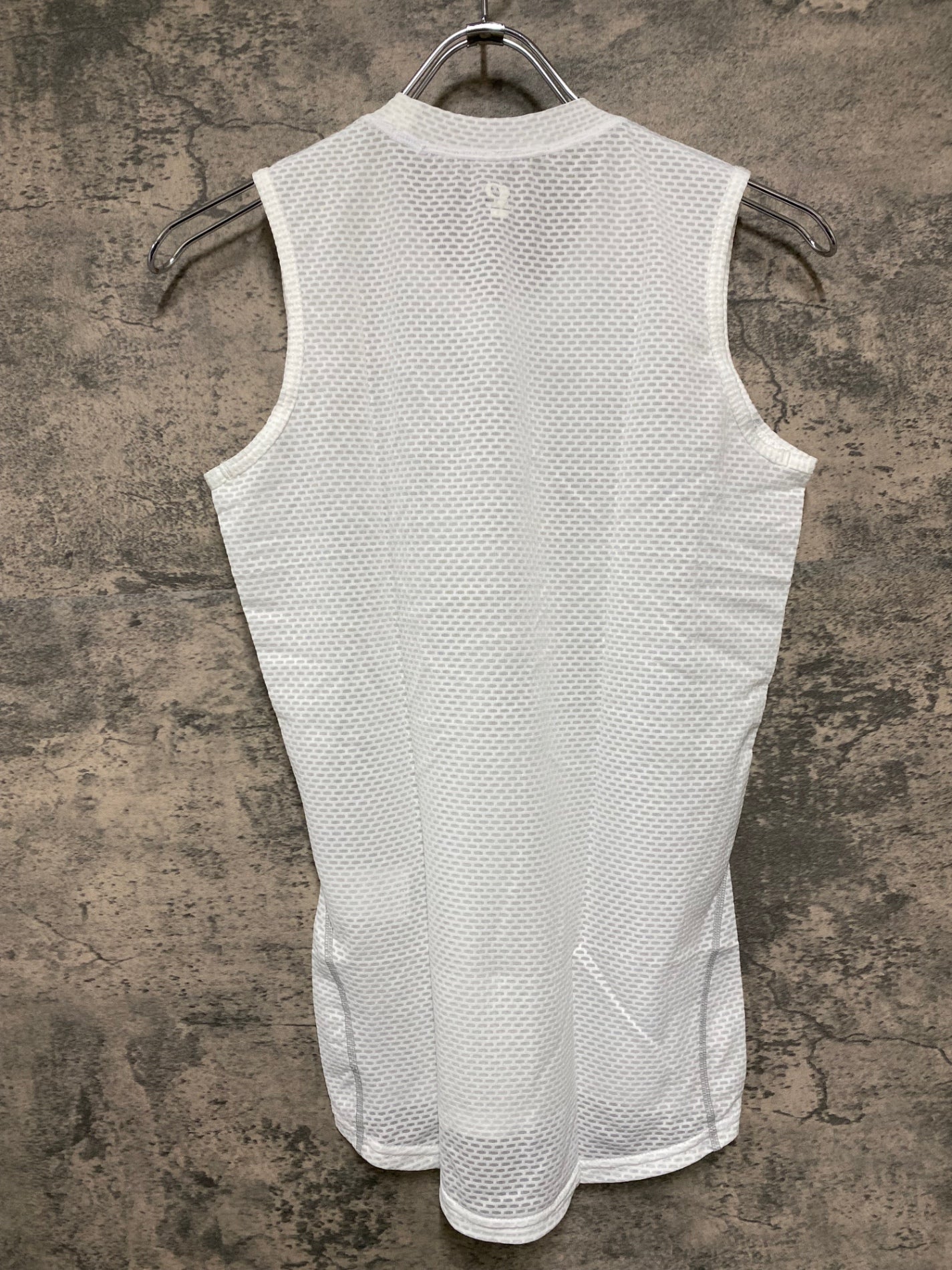 IV918 パールイズミ PEARL iZUMi ノースリーブ ベースレイヤー 白 S メッシュ