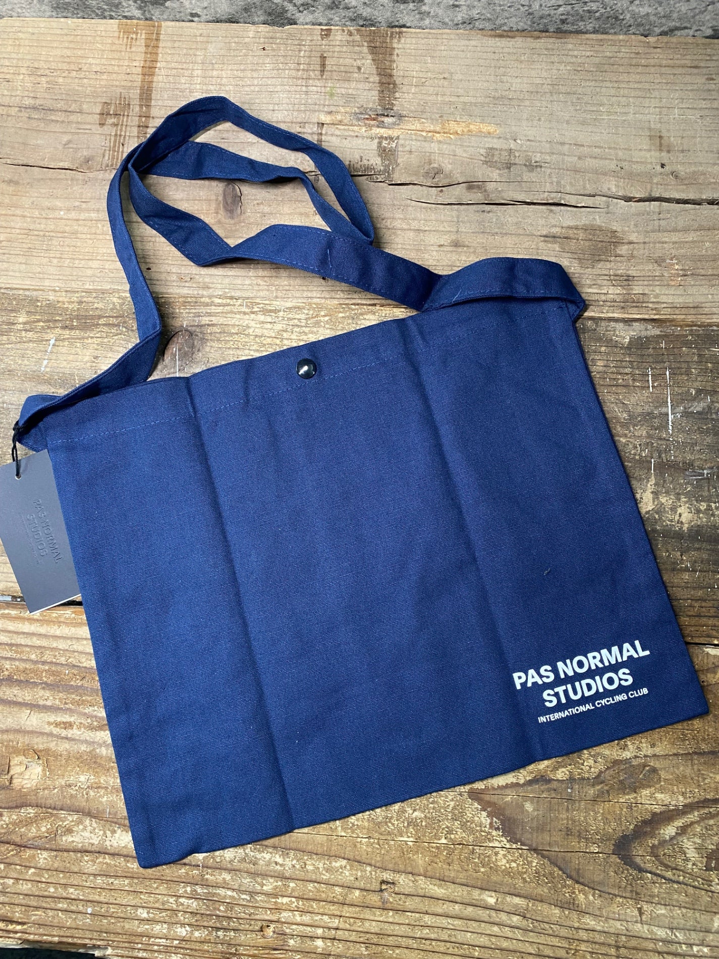 IN386 パスノーマルスタジオ PAS NORMAL STUDIOS Musette Navy サコッシュ 紺