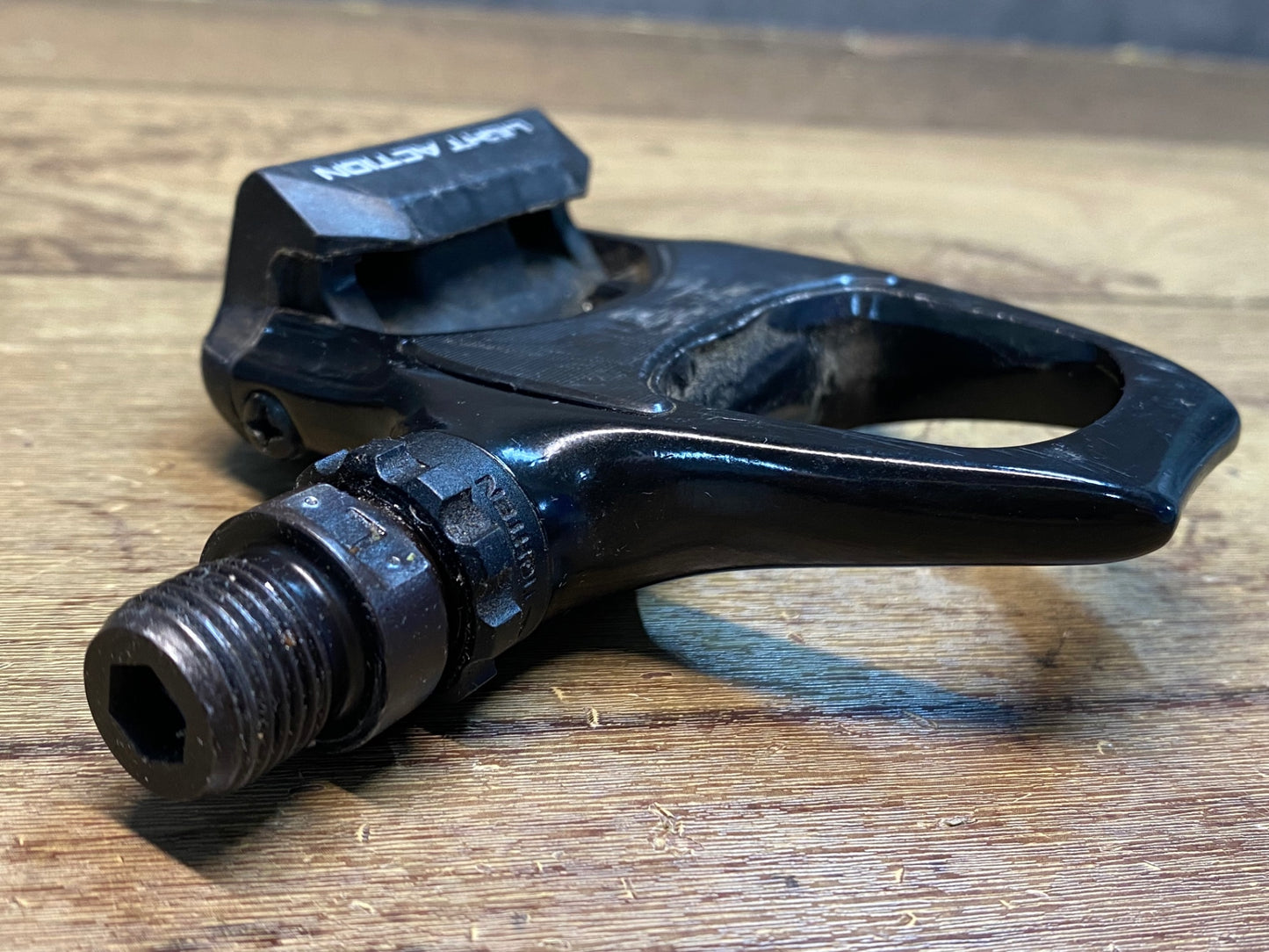 IZ020 シマノ SHIMANO LIGHT ACTION PD-R540 ビンディングペダル 黒