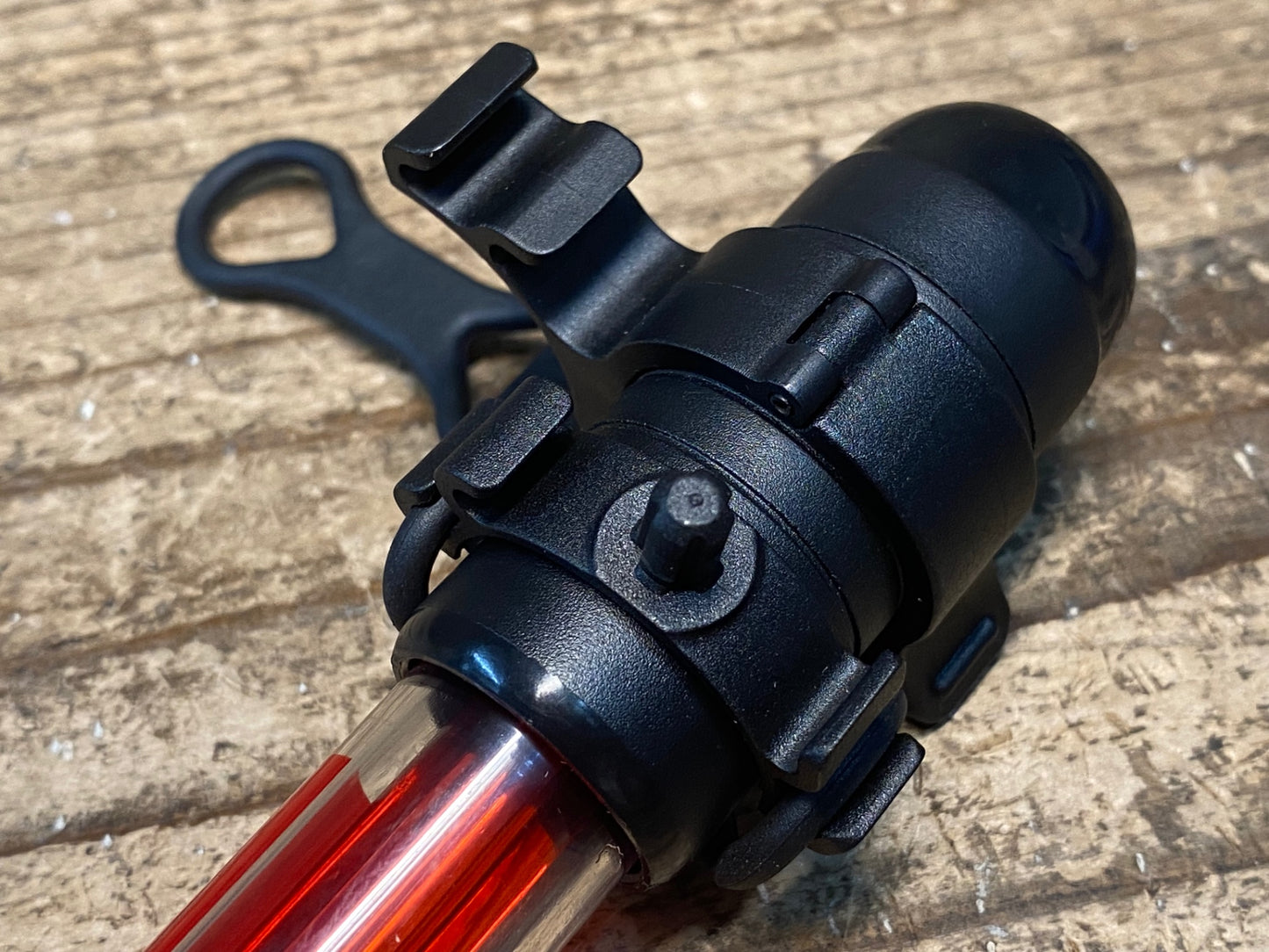 IY221 トピーク TOPEAK mini rocket iglow 携帯空気入れ テールライト 赤 黒 ※点灯確認済み