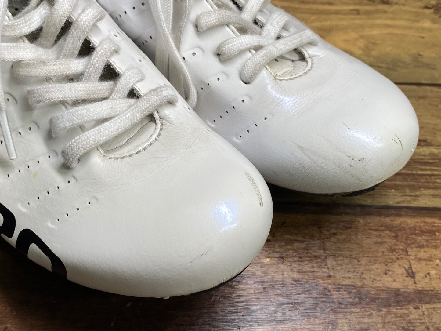JC083 ジロ GIRO EMPIRE SLX ビンディングシューズ 3穴 白 EU43 ※ソール社外品、つま先部一部破損のためジャンク