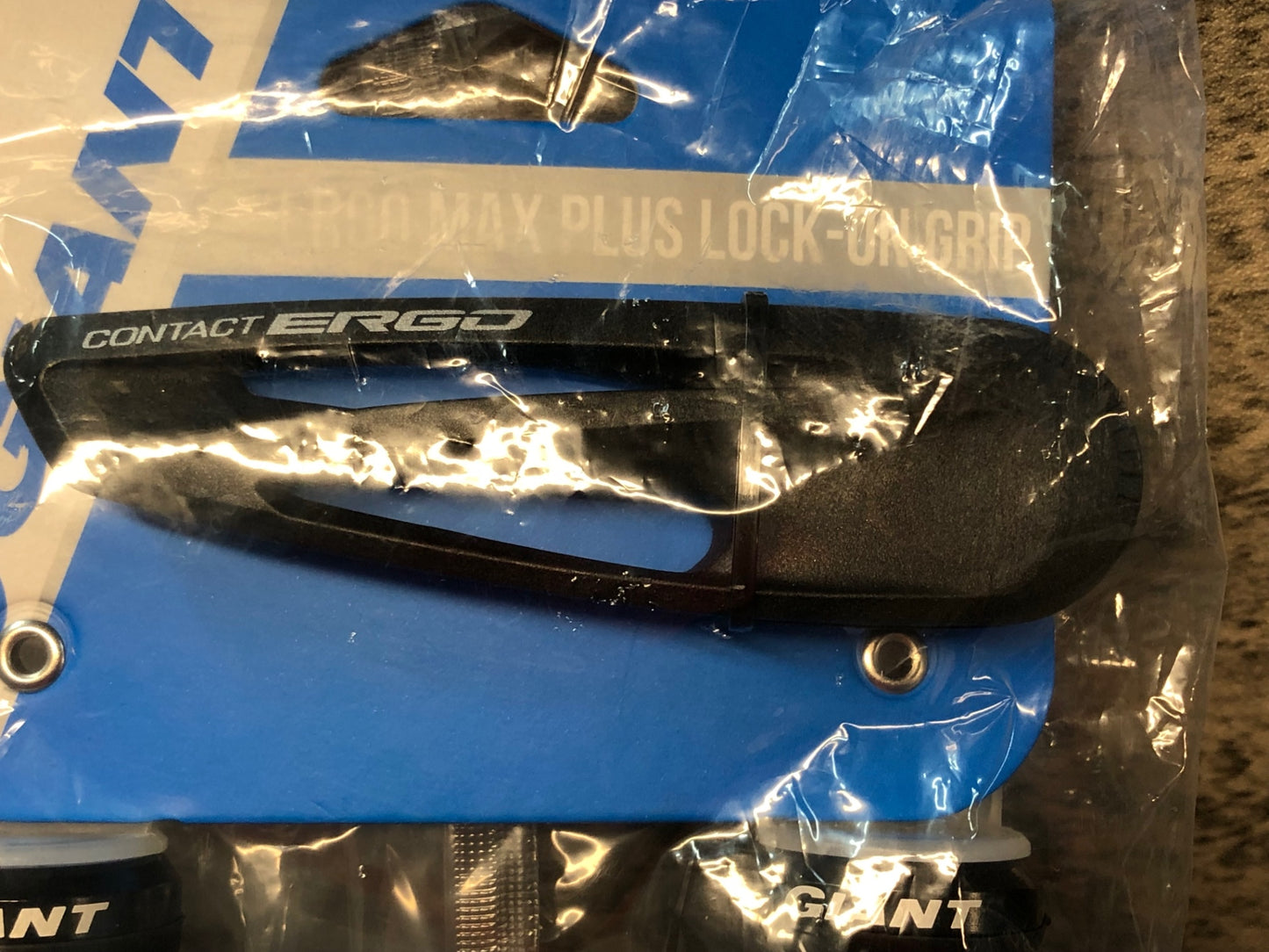 IW147 ジャイアント GIANT ERGO MAX PLUS LOCK-ON GRIP グリップ