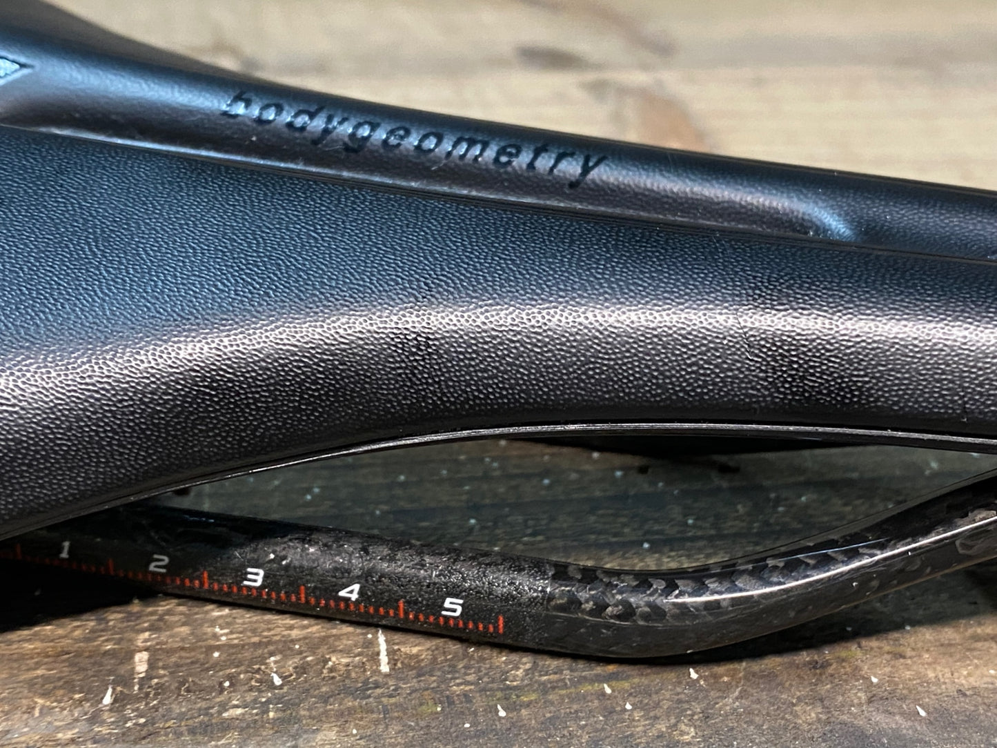 IP066 スペシャライズド SPECIALIZED トゥーペ TOUPE PRO サドル 143mm 黒 カーボンレール