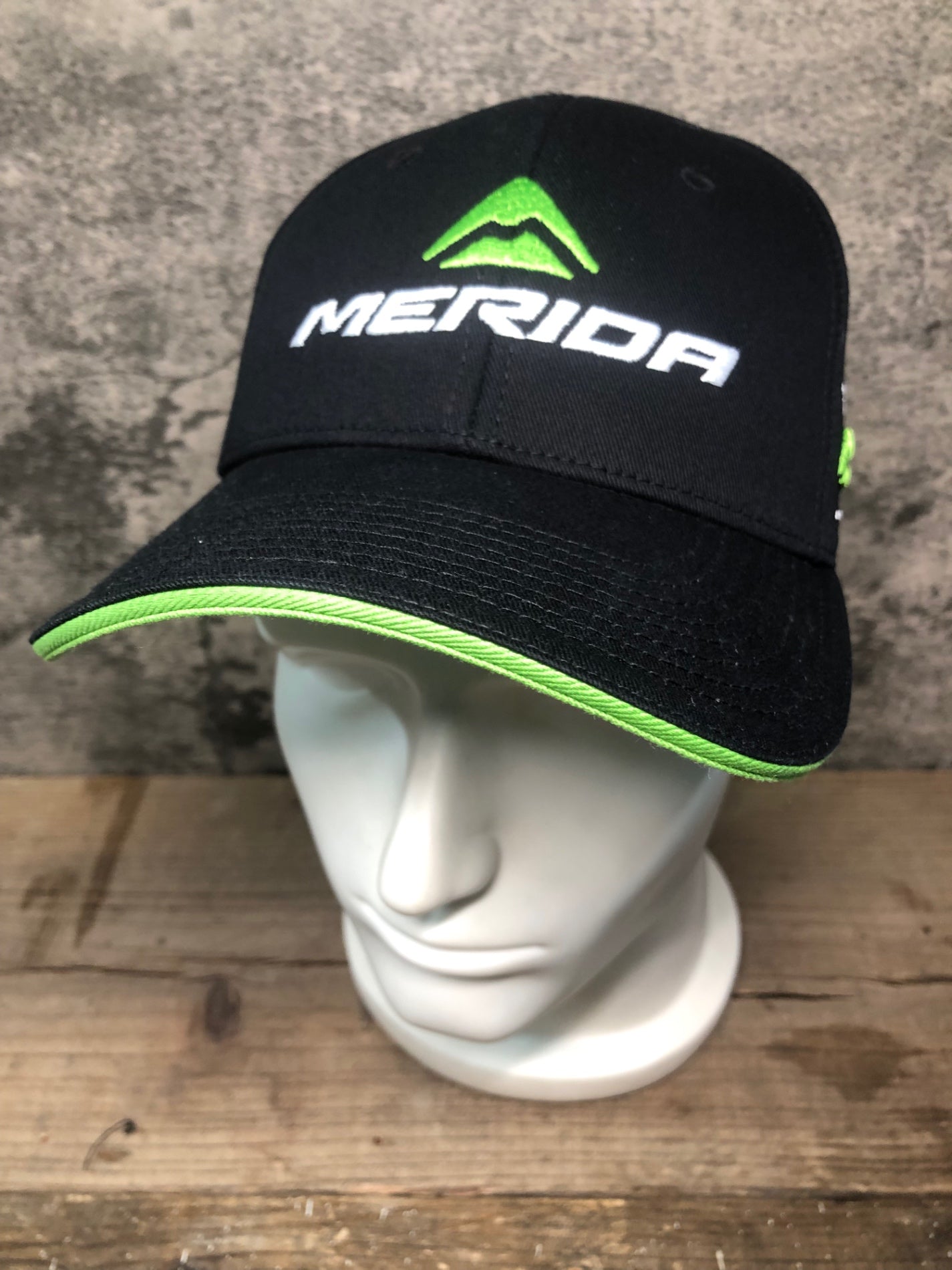 IQ207 メリダ MERIDA キャップ 黒