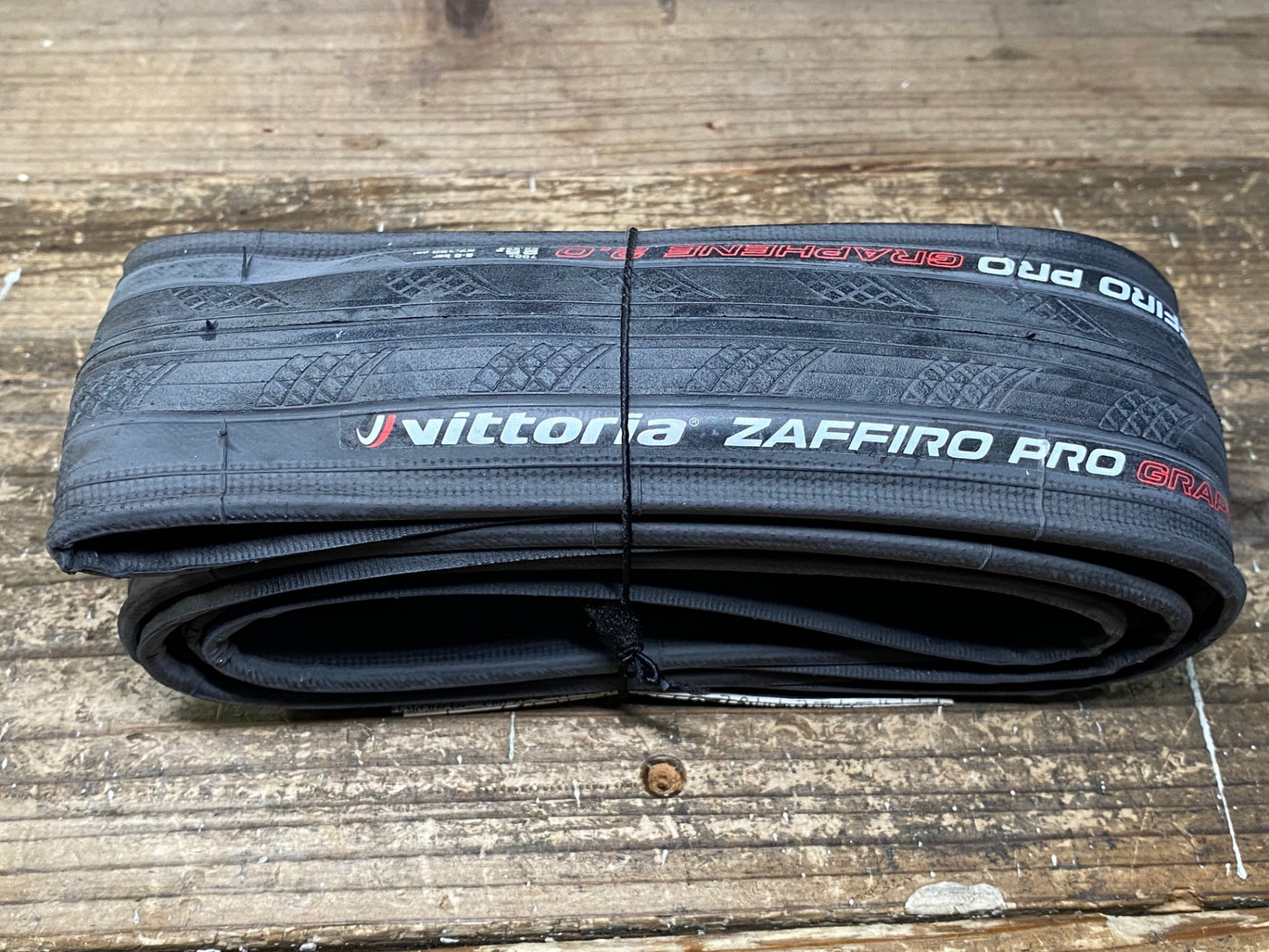 IV705 ヴィットリア vittoria ZAFFIRO PRO GRAPHENE 2.0 タイヤ 700x25c