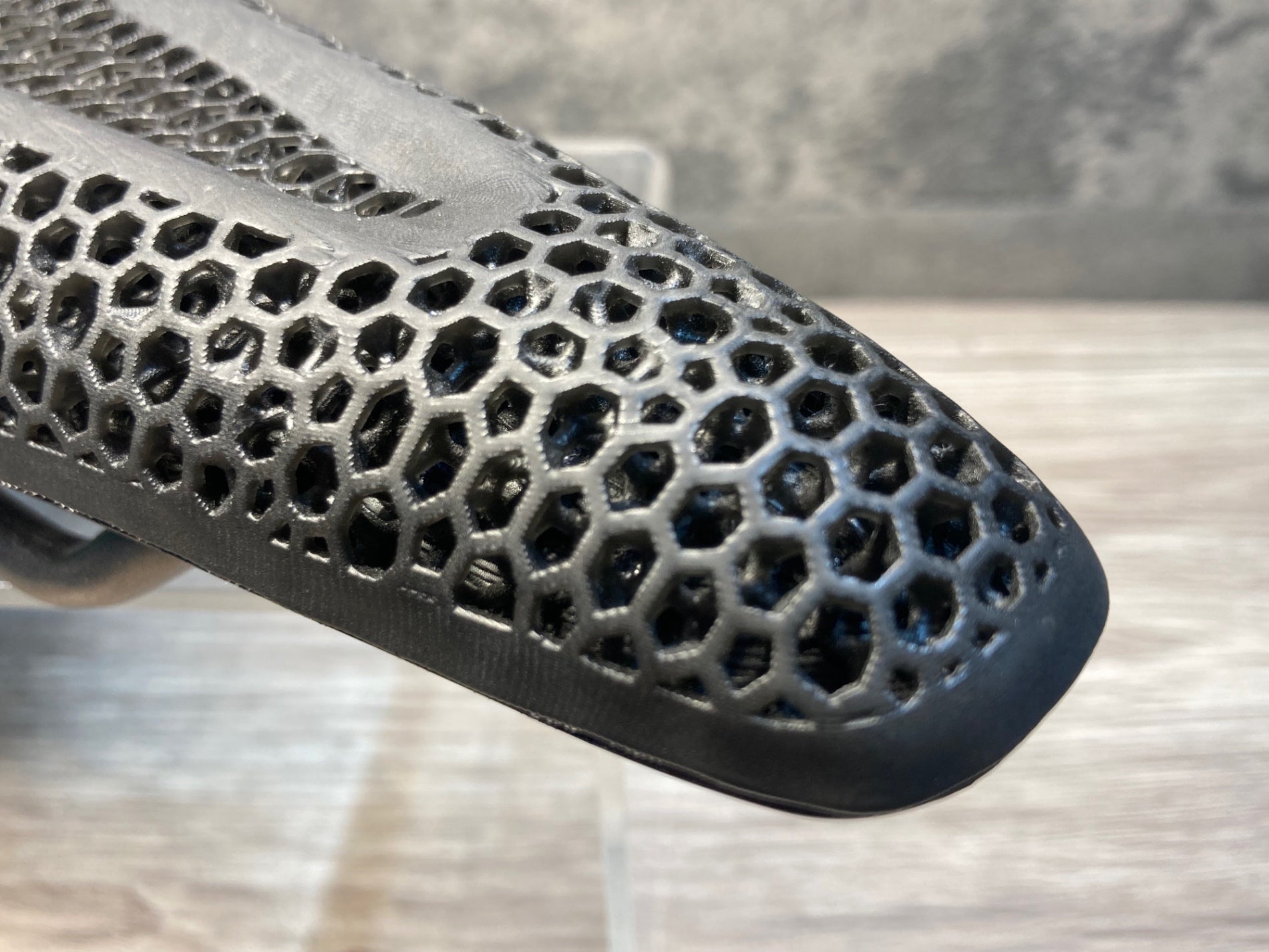 IX025 フィジーク Fizik Vento ARGO Adaptive R3 3D サドル